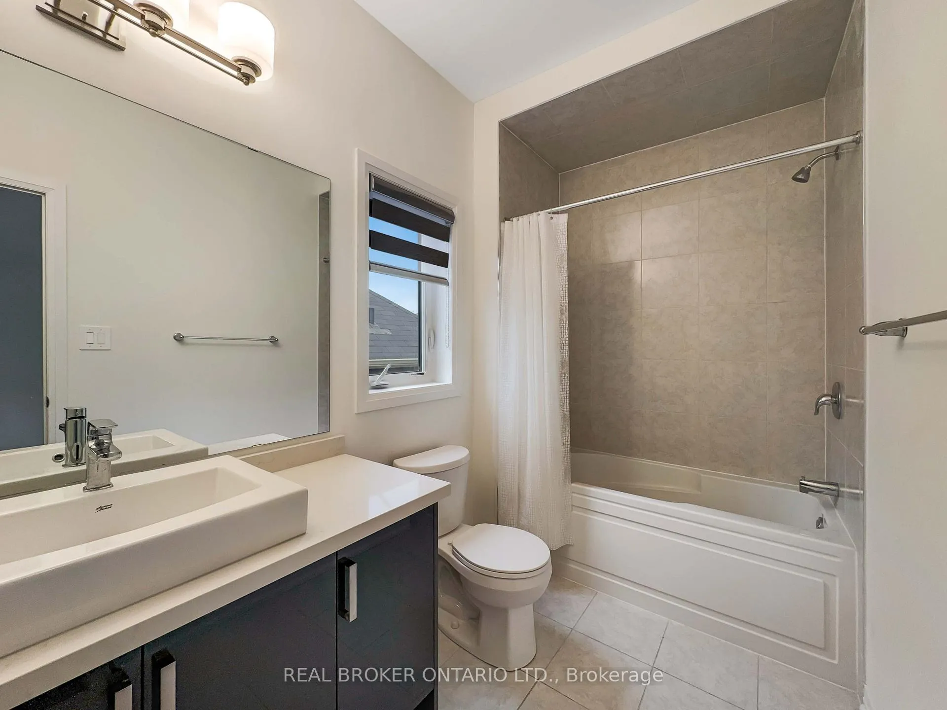 Photo 21 of 14 Brewis Street, Brant, South Dumfries — HOMEH
