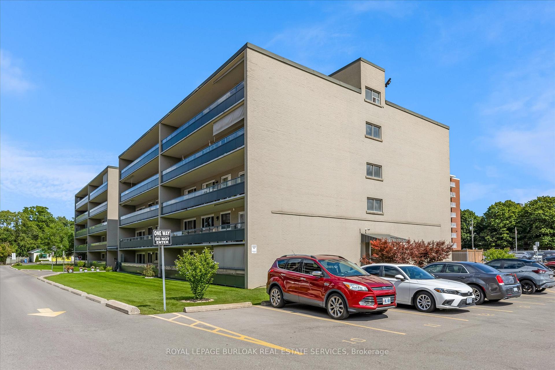 Front of Unit 306, 510 Queenston Road
