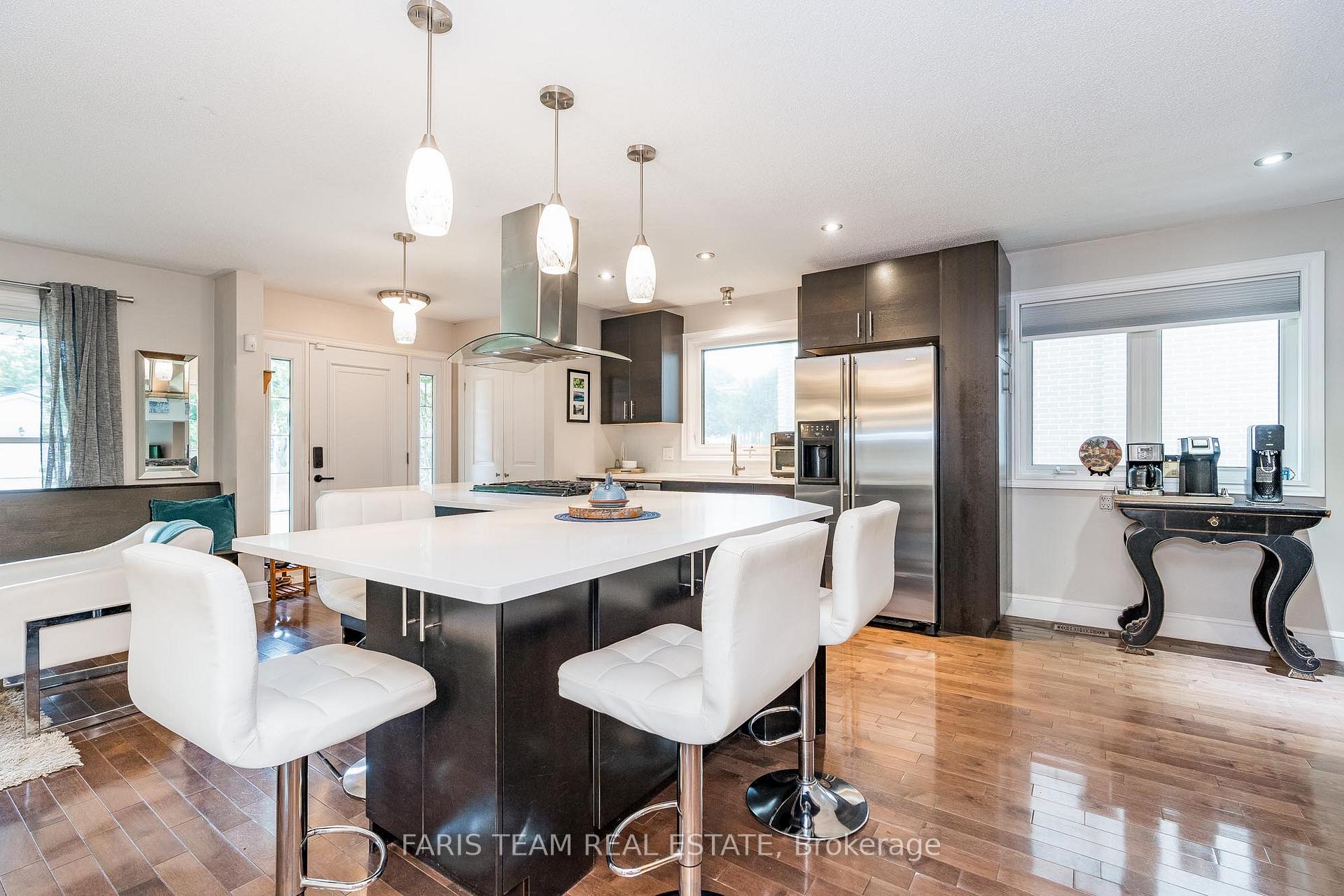 Photo 7 of 54 Marshall Street, Barrie, Allandale Heights — HOMEH