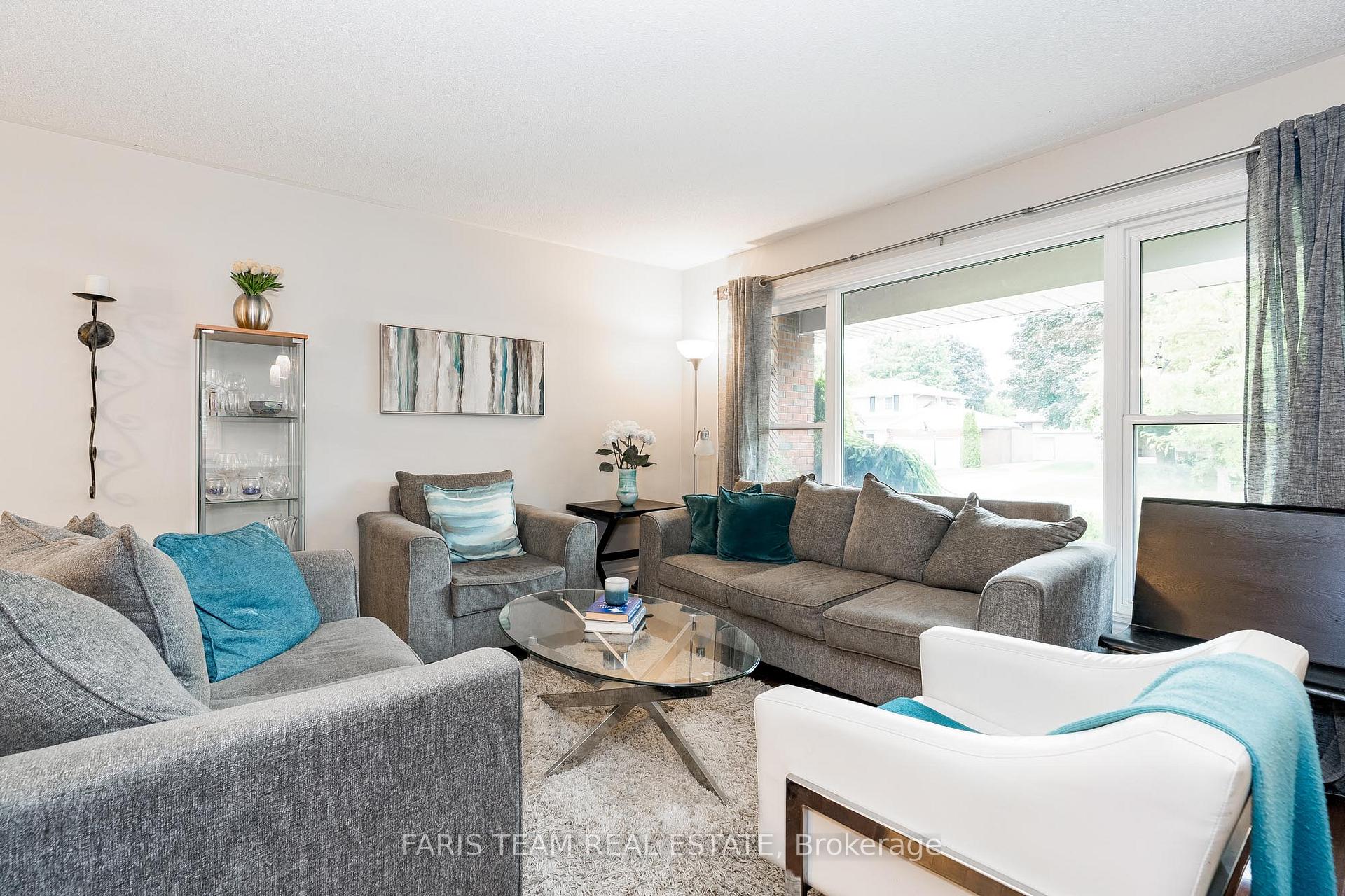 Photo 10 of 54 Marshall Street, Barrie, Allandale Heights — HOMEH