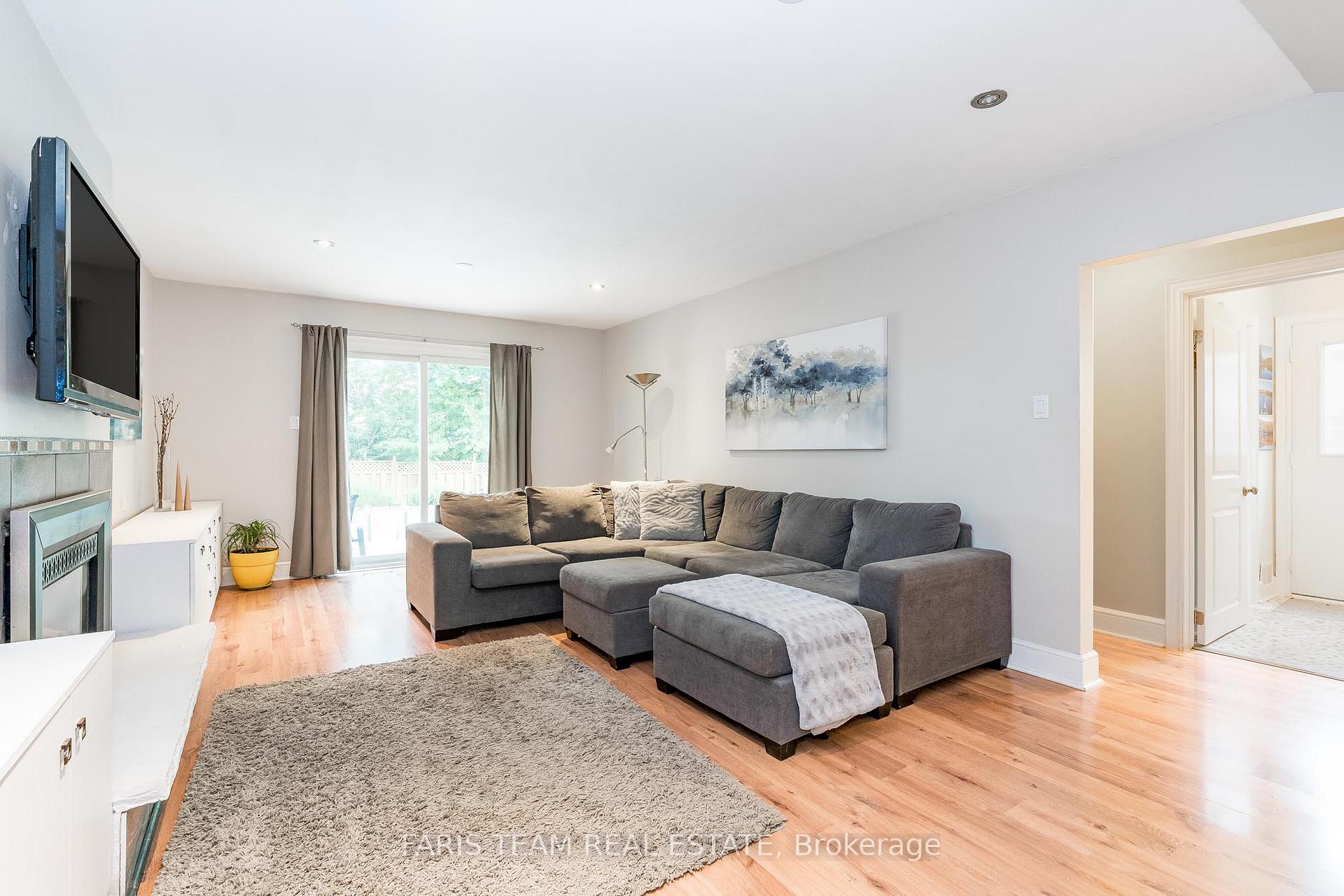 Photo 13 of 54 Marshall Street, Barrie, Allandale Heights — HOMEH
