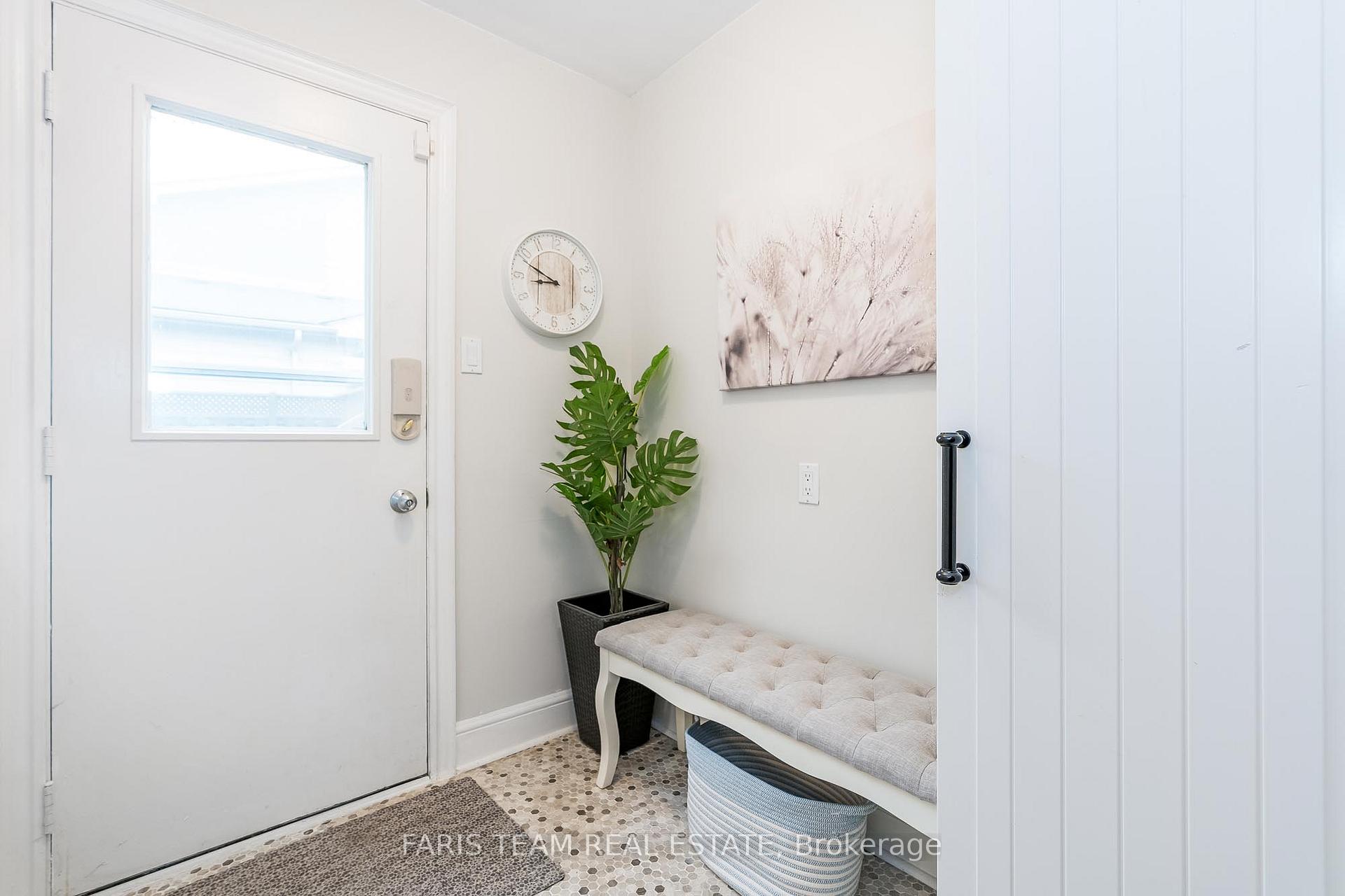 Photo 17 of 54 Marshall Street, Barrie, Allandale Heights — HOMEH