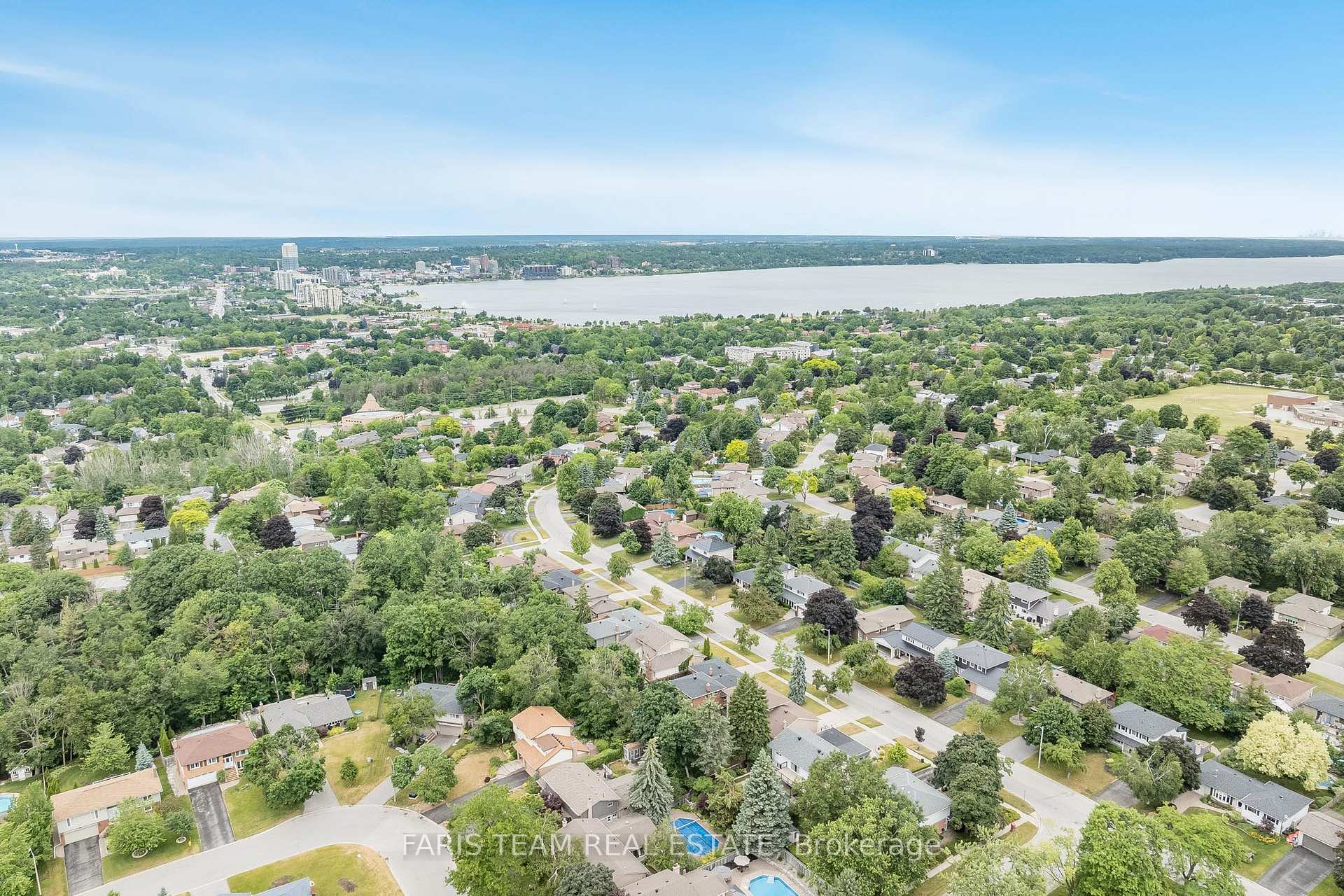 Photo 33 of 54 Marshall Street, Barrie, Allandale Heights — HOMEH
