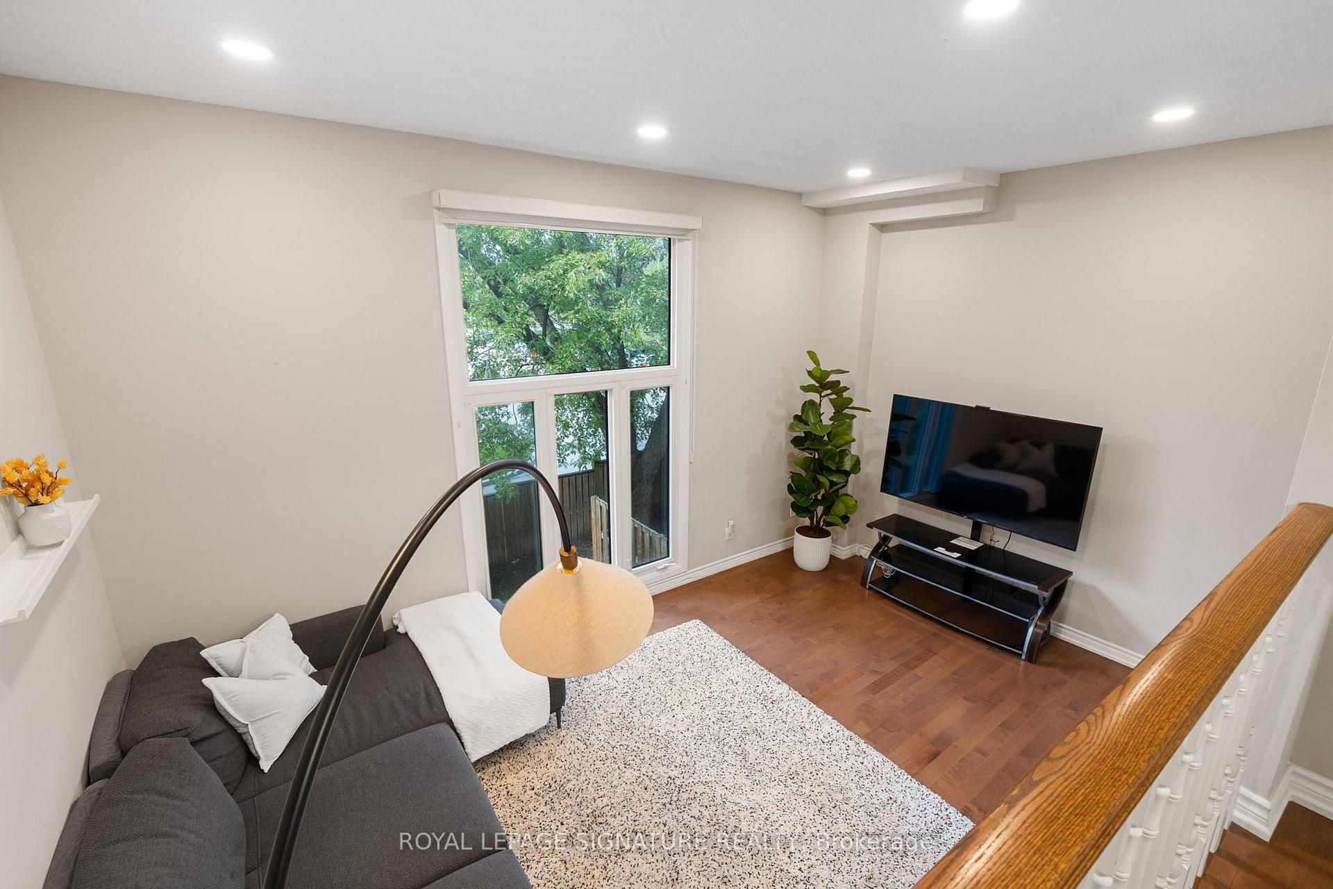 Photo 7 of 10 Thatcher's Mill Way, Markham, Bullock — HOMEH