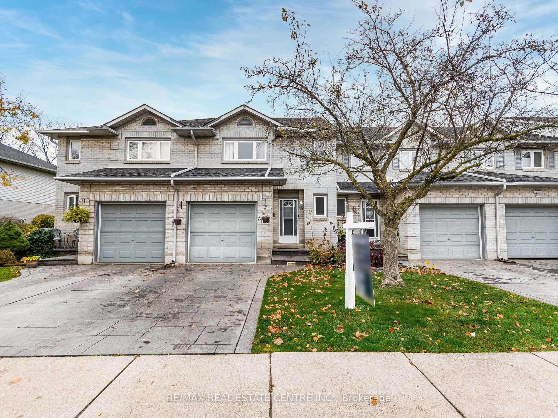 Photo 1 of Unit 58, 1 Royalwood Crescent E, Hamilton, Stoney Creek — HOMEH