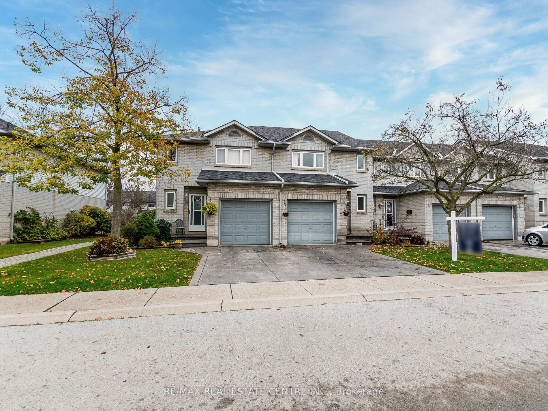 Photo 3 of Unit 58, 1 Royalwood Crescent E, Hamilton, Stoney Creek — HOMEH