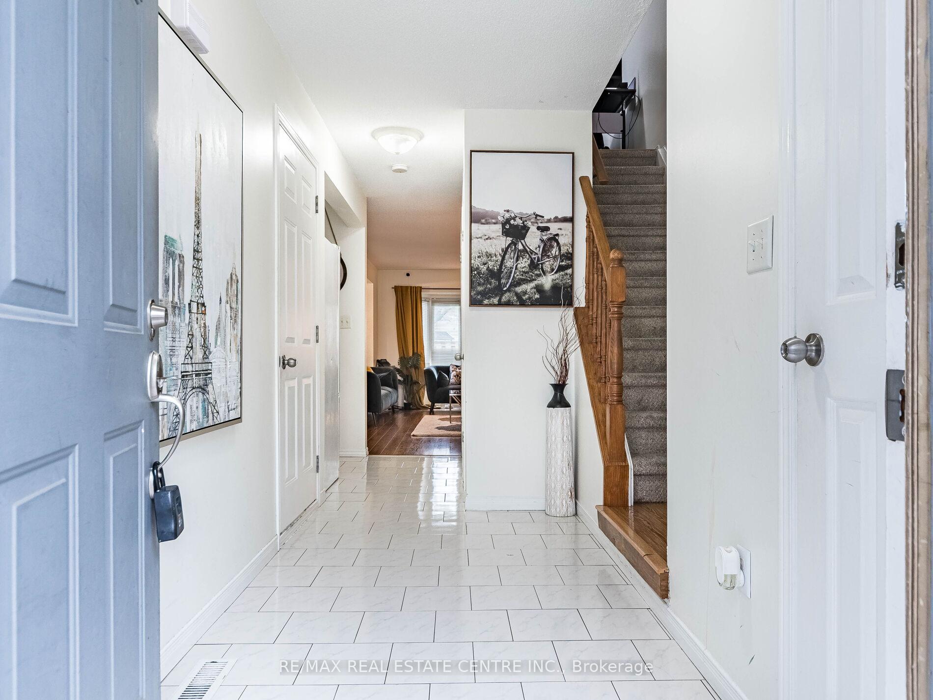 Photo 5 of Unit 58, 1 Royalwood Crescent E, Hamilton, Stoney Creek — HOMEH