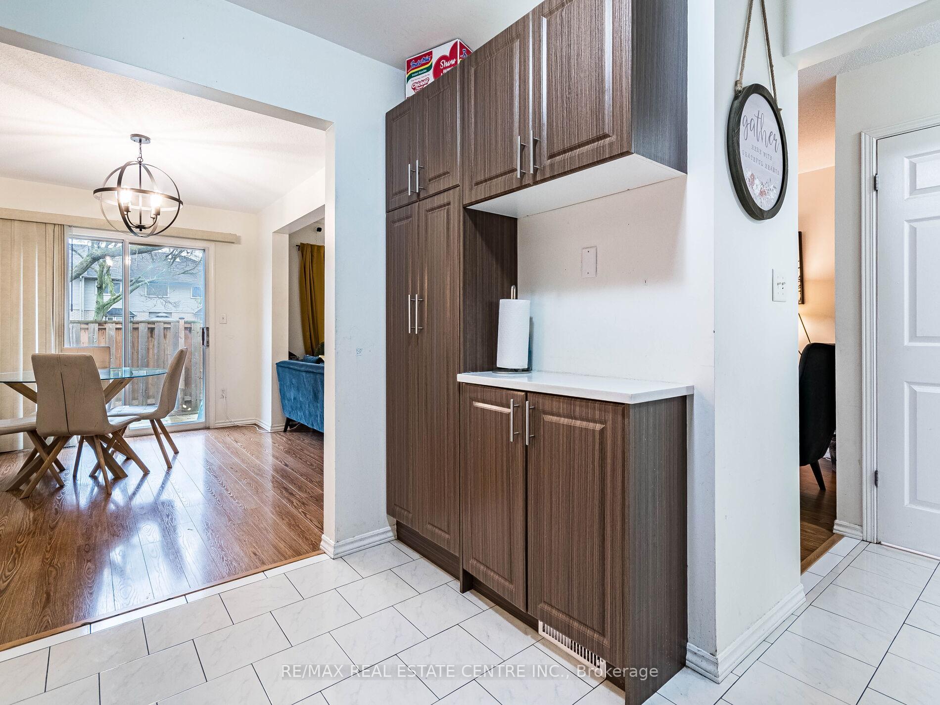Photo 12 of Unit 58, 1 Royalwood Crescent E, Hamilton, Stoney Creek — HOMEH