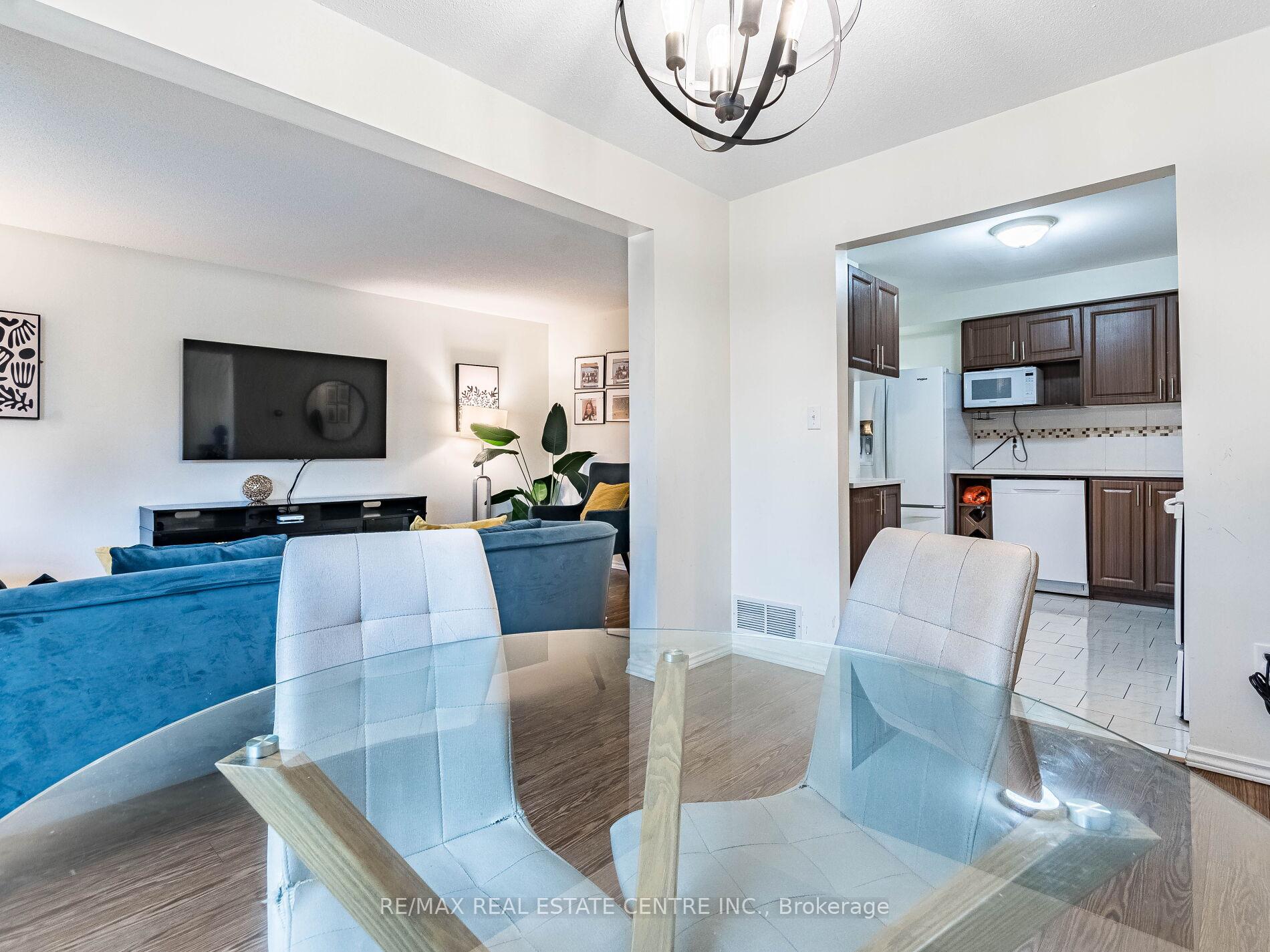 Photo 18 of Unit 58, 1 Royalwood Crescent E, Hamilton, Stoney Creek — HOMEH