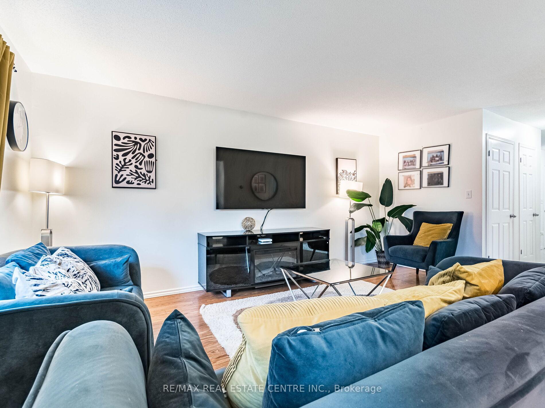 Photo 19 of Unit 58, 1 Royalwood Crescent E, Hamilton, Stoney Creek — HOMEH