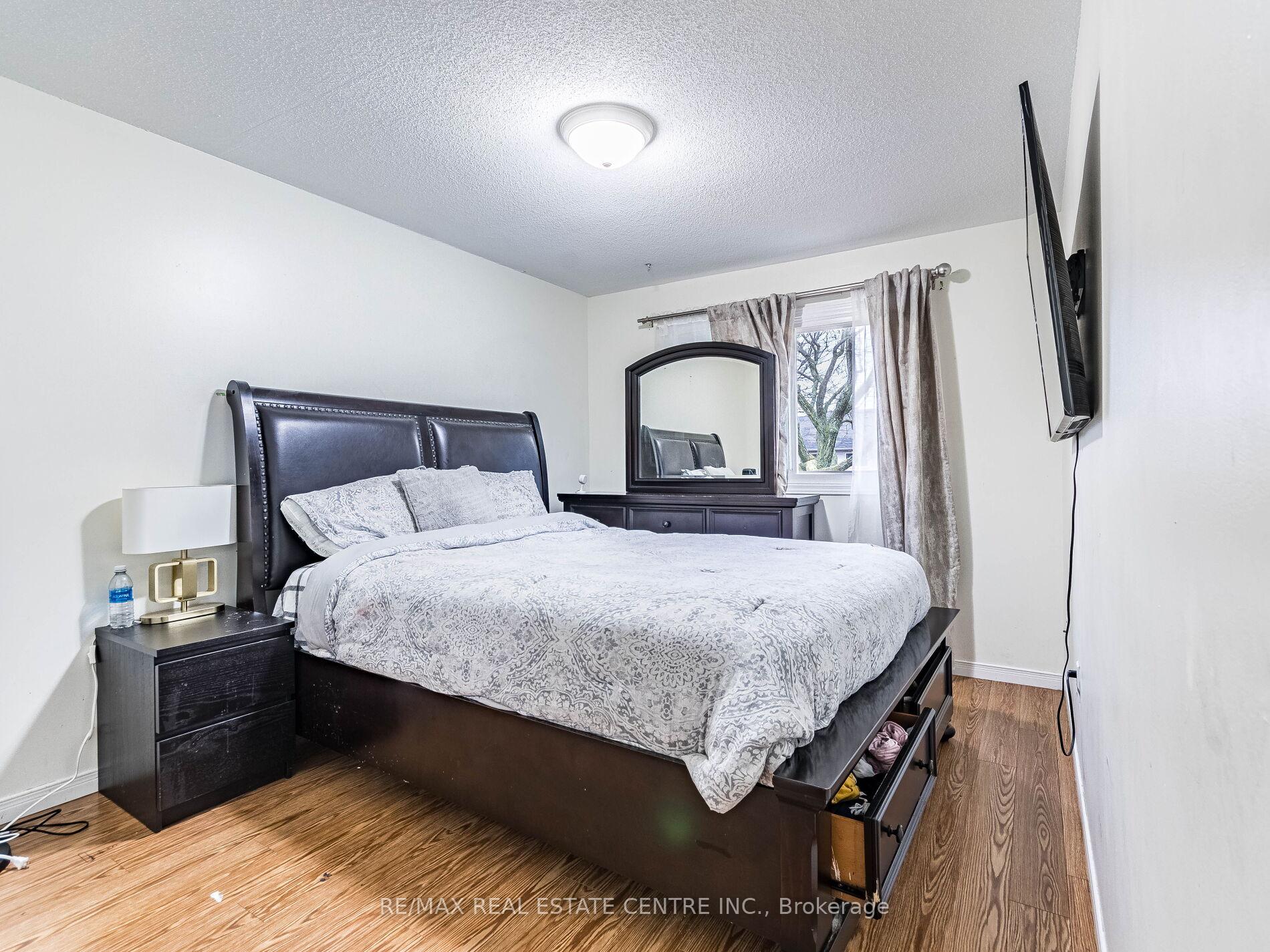 Photo 27 of Unit 58, 1 Royalwood Crescent E, Hamilton, Stoney Creek — HOMEH