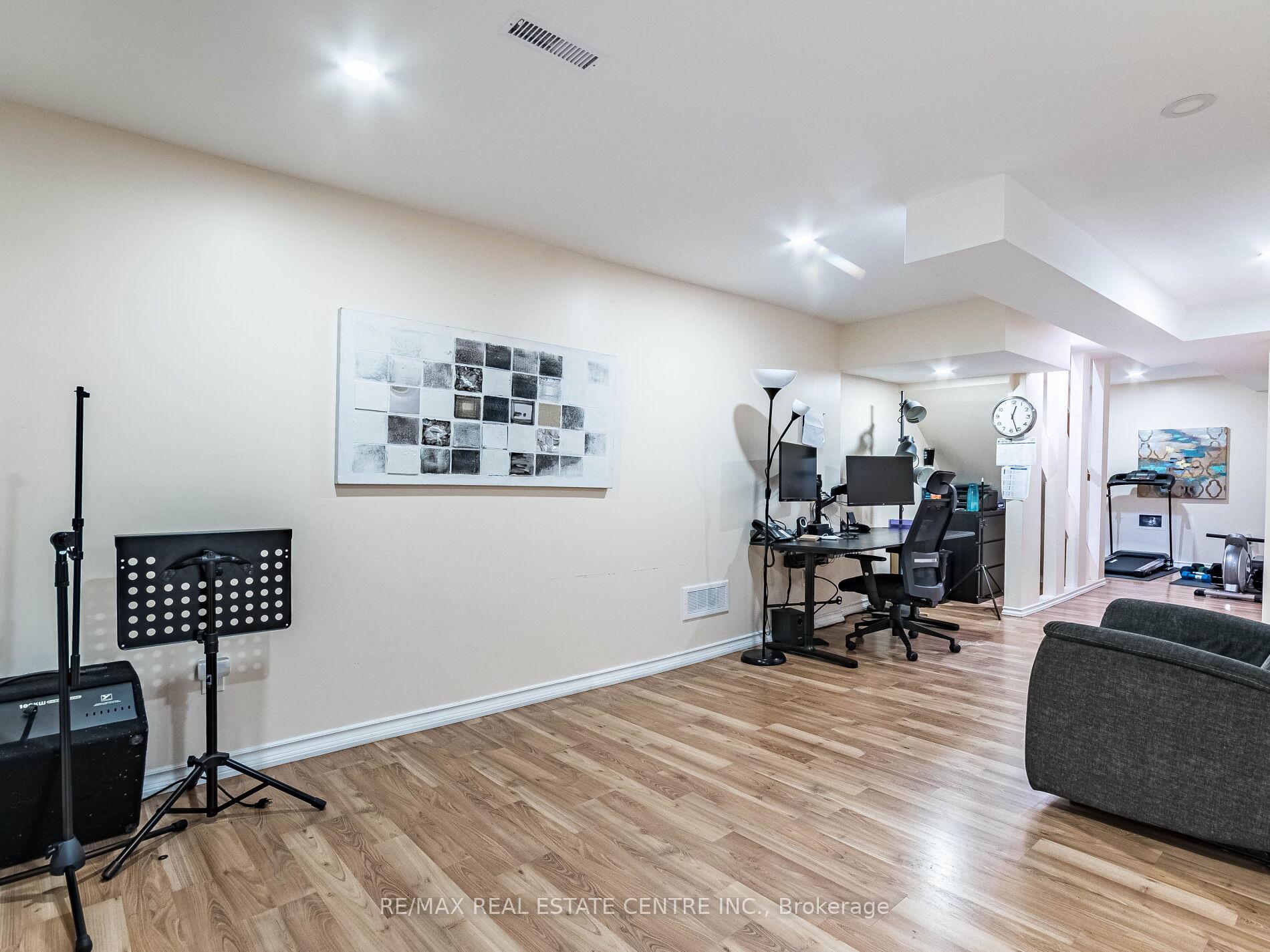 Photo 30 of Unit 58, 1 Royalwood Crescent E, Hamilton, Stoney Creek — HOMEH