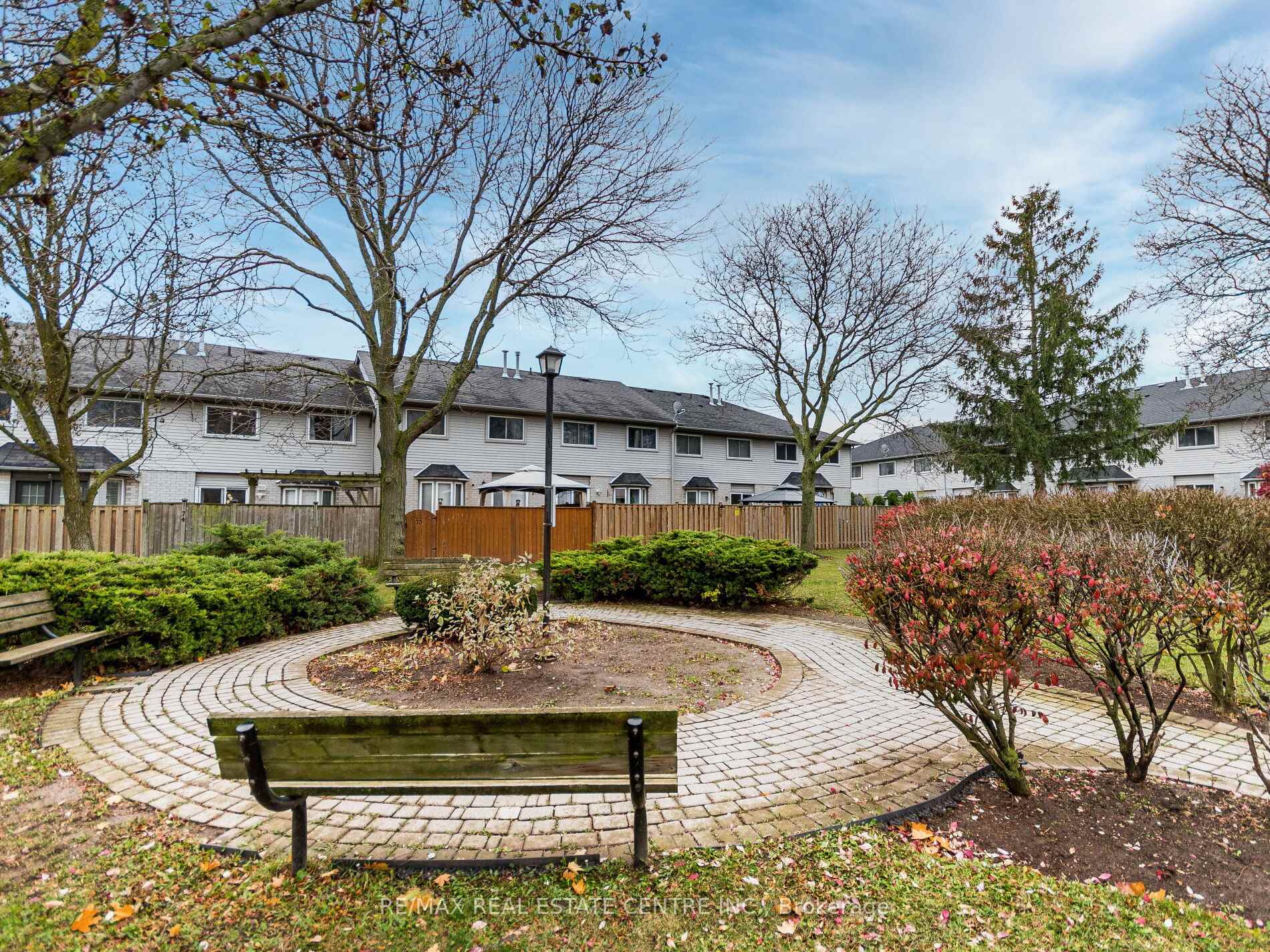Photo 38 of Unit 58, 1 Royalwood Crescent E, Hamilton, Stoney Creek — HOMEH