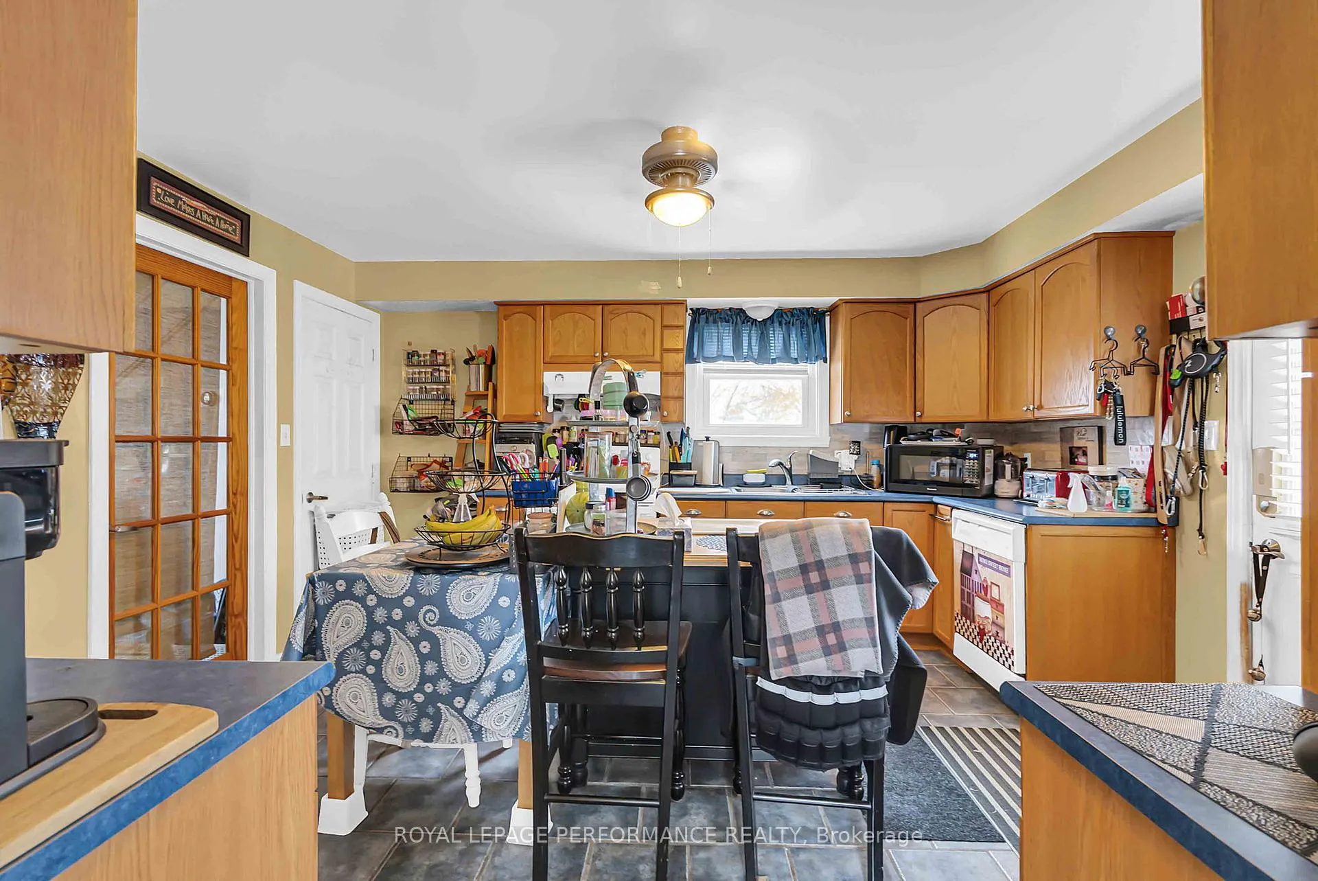Photo 9 of 725 Gloucester Street N, Cornwall — HOMEH