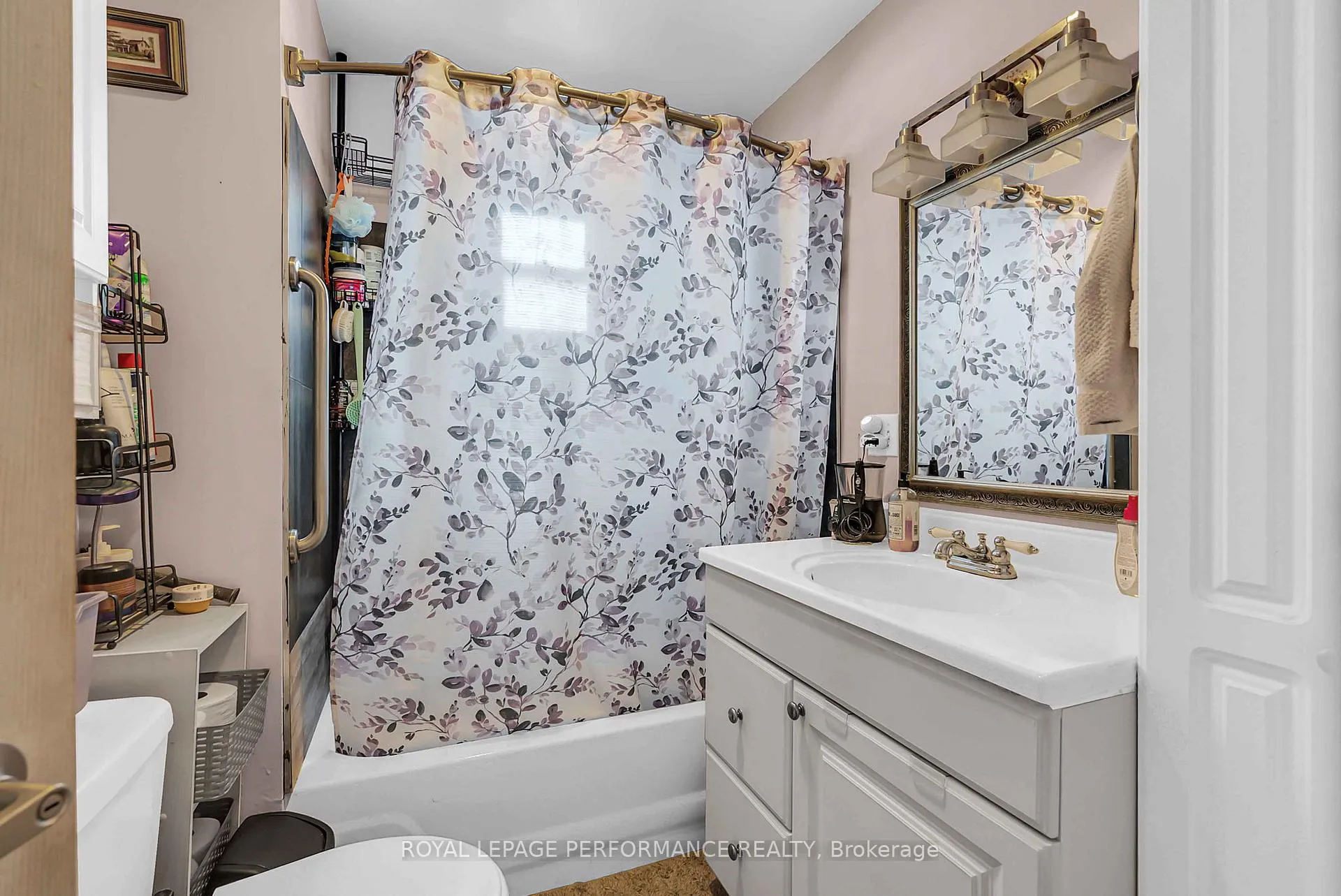 Photo 16 of 725 Gloucester Street N, Cornwall — HOMEH