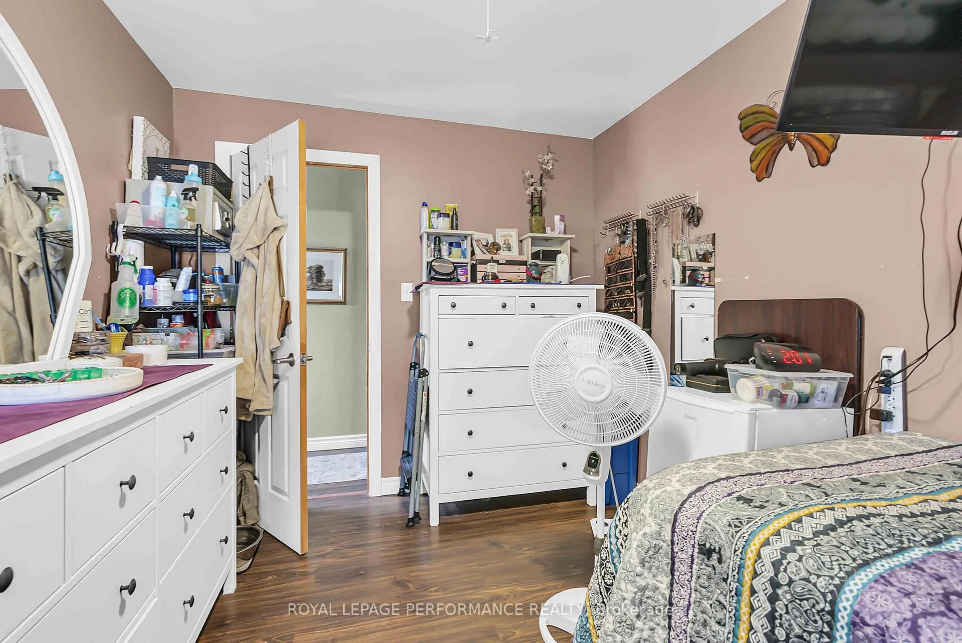 Photo 18 of 725 Gloucester Street N, Cornwall — HOMEH