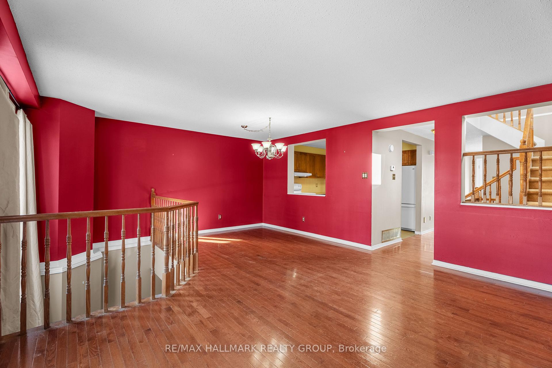 Photo 15 of 1812 Summerfields Crescent, Ottawa, Chapel Hill — HOMEH
