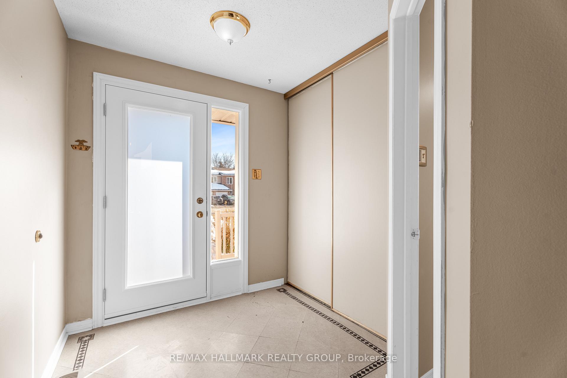 Photo 24 of 1812 Summerfields Crescent, Ottawa, Chapel Hill — HOMEH