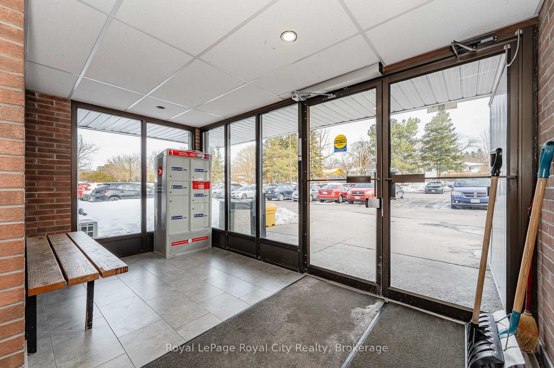 Photo 5 of Unit 210, 65 Silvercreek Parkway N, Guelph, Junction/Onward Willow — HOMEH
