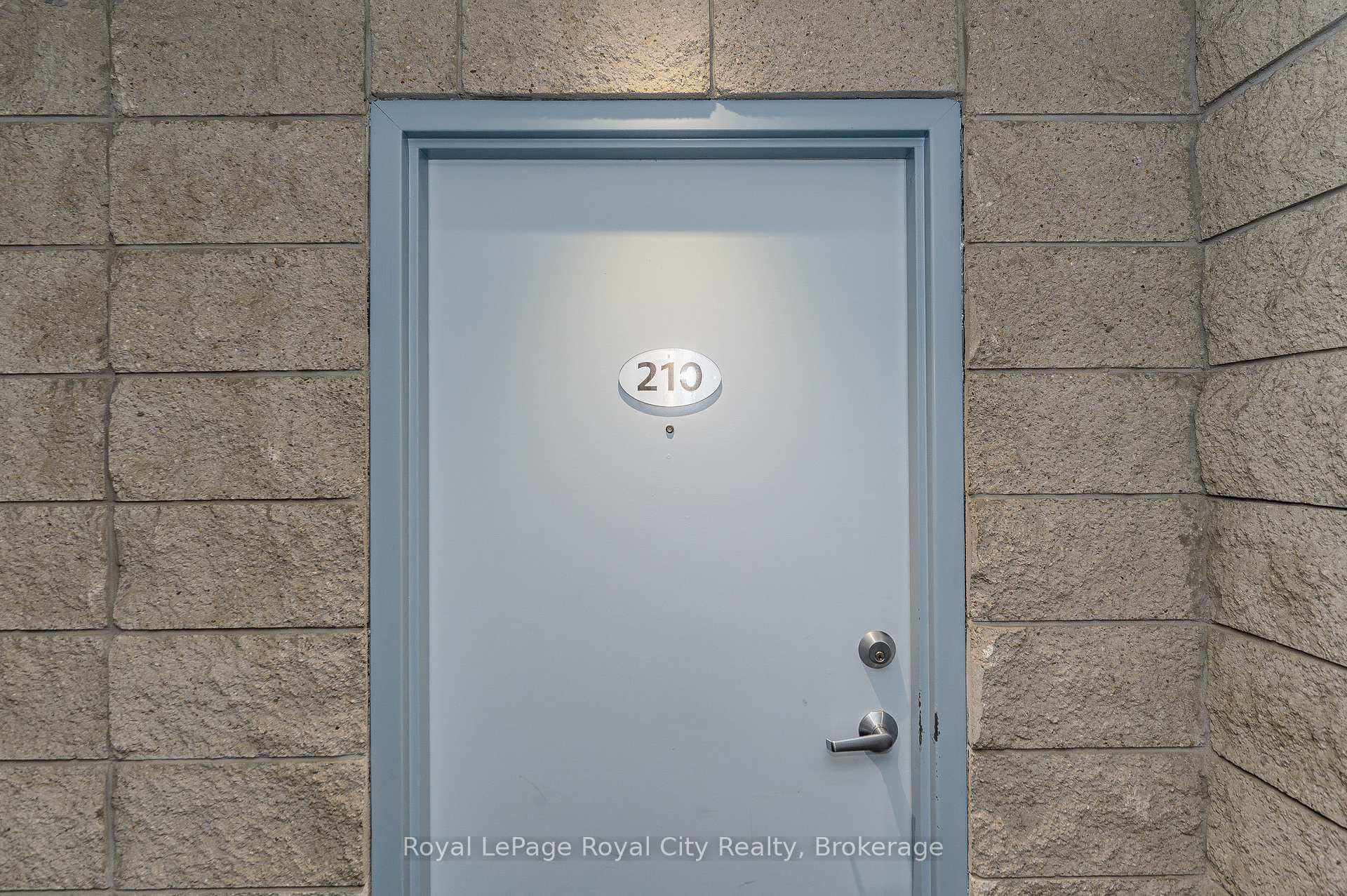 Photo 9 of Unit 210, 65 Silvercreek Parkway N, Guelph, Junction/Onward Willow — HOMEH