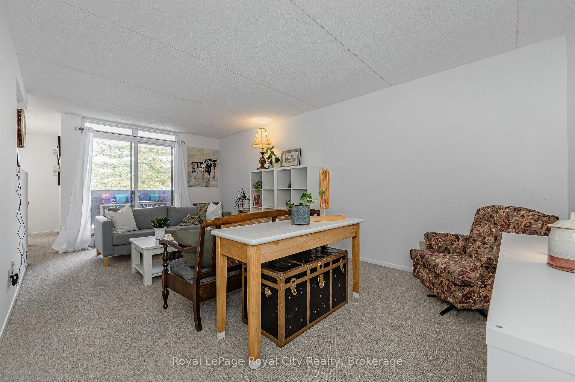 Photo 12 of Unit 210, 65 Silvercreek Parkway N, Guelph, Junction/Onward Willow — HOMEH