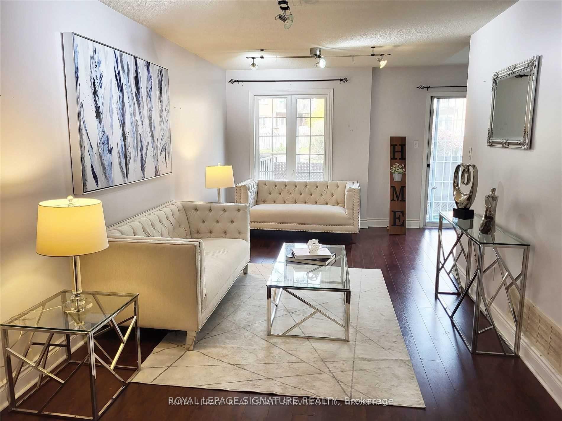 Front of Unit 29, 6950 Tenth Line W