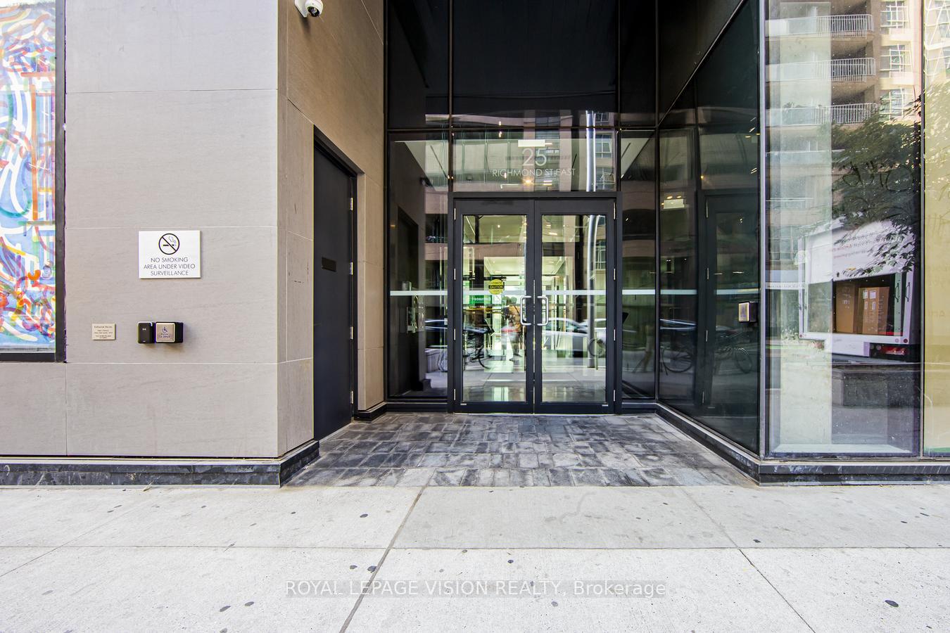 Photo 2 of Unit 3206, 25 Richmond Street E, Toronto, Church-Yonge Corridor — HOMEH