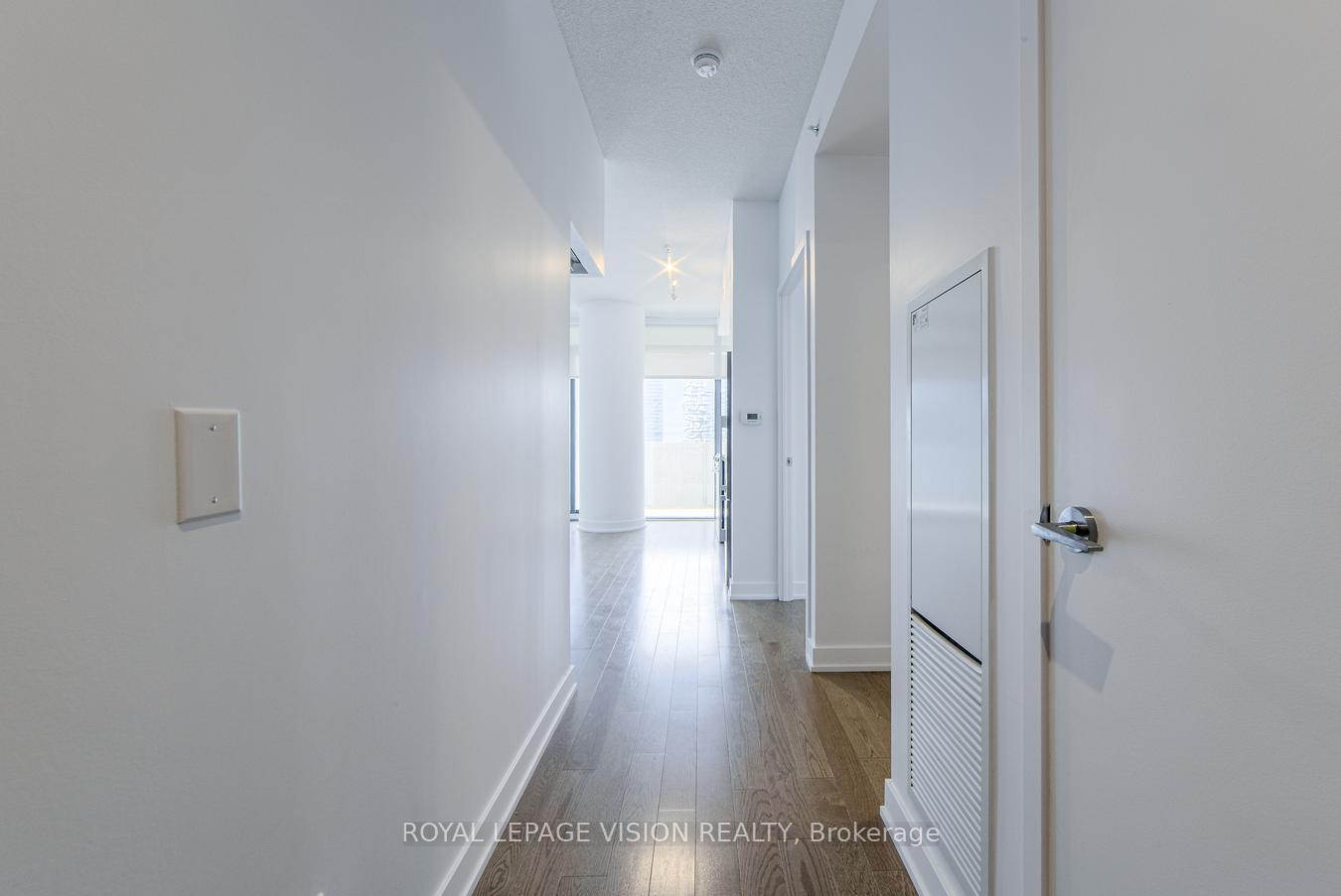 Photo 7 of Unit 3206, 25 Richmond Street E, Toronto, Church-Yonge Corridor — HOMEH