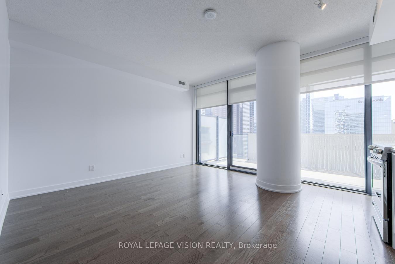 Photo 8 of Unit 3206, 25 Richmond Street E, Toronto, Church-Yonge Corridor — HOMEH