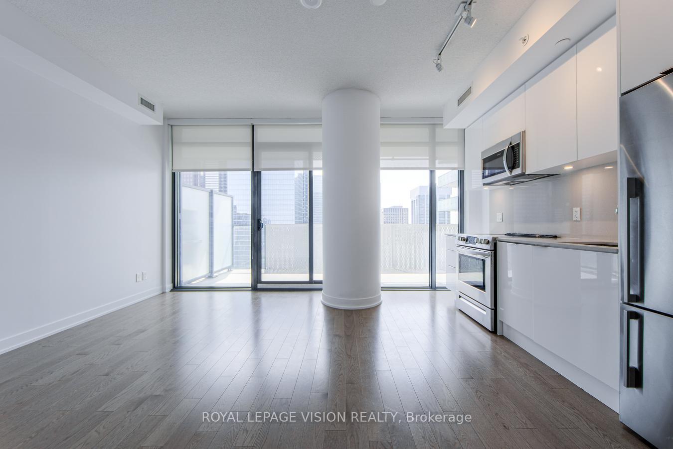 Photo 9 of Unit 3206, 25 Richmond Street E, Toronto, Church-Yonge Corridor — HOMEH