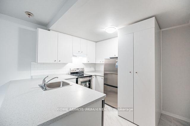 Photo 2 of Unit 202, 72 Wellesley Street E, Toronto, Church-Yonge Corridor — HOMEH