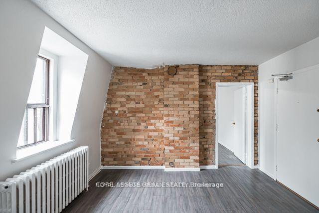 Photo 4 of Unit 202, 72 Wellesley Street E, Toronto, Church-Yonge Corridor — HOMEH