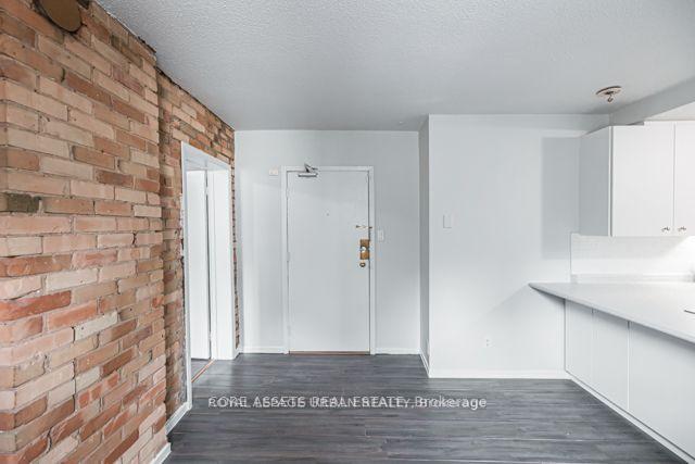 Photo 6 of Unit 202, 72 Wellesley Street E, Toronto, Church-Yonge Corridor — HOMEH