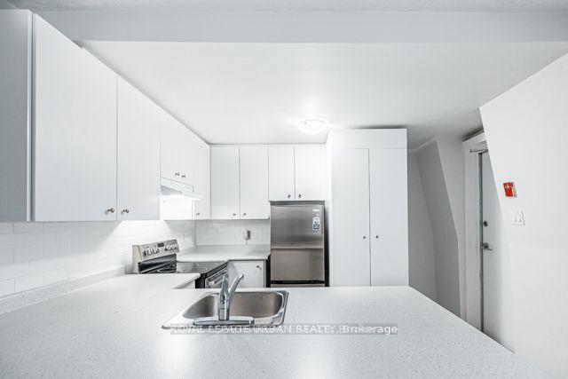 Photo 7 of Unit 202, 72 Wellesley Street E, Toronto, Church-Yonge Corridor — HOMEH