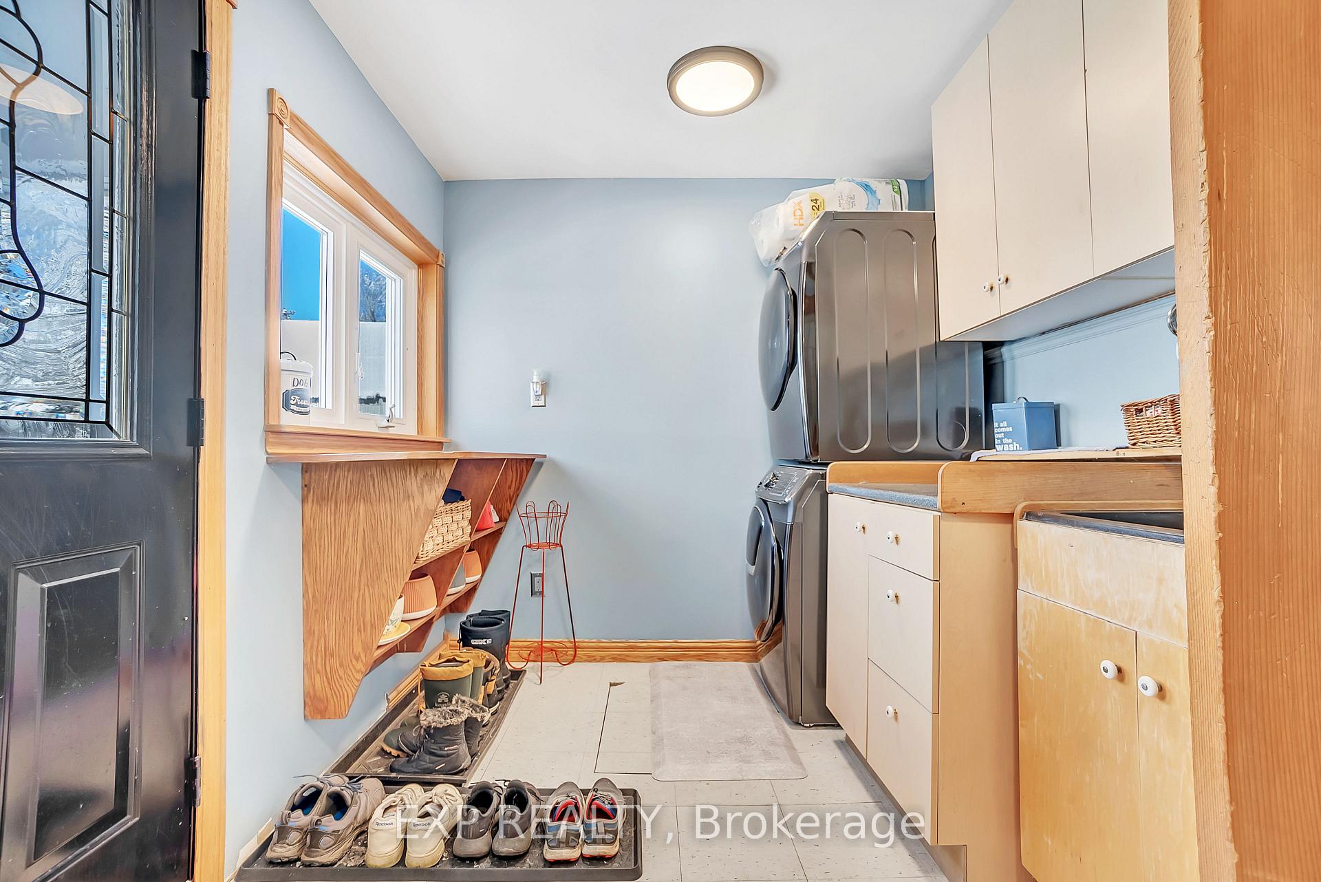 Photo 1 of 489 Ashley Street, Belleville, Thurlow Ward — HOMEH