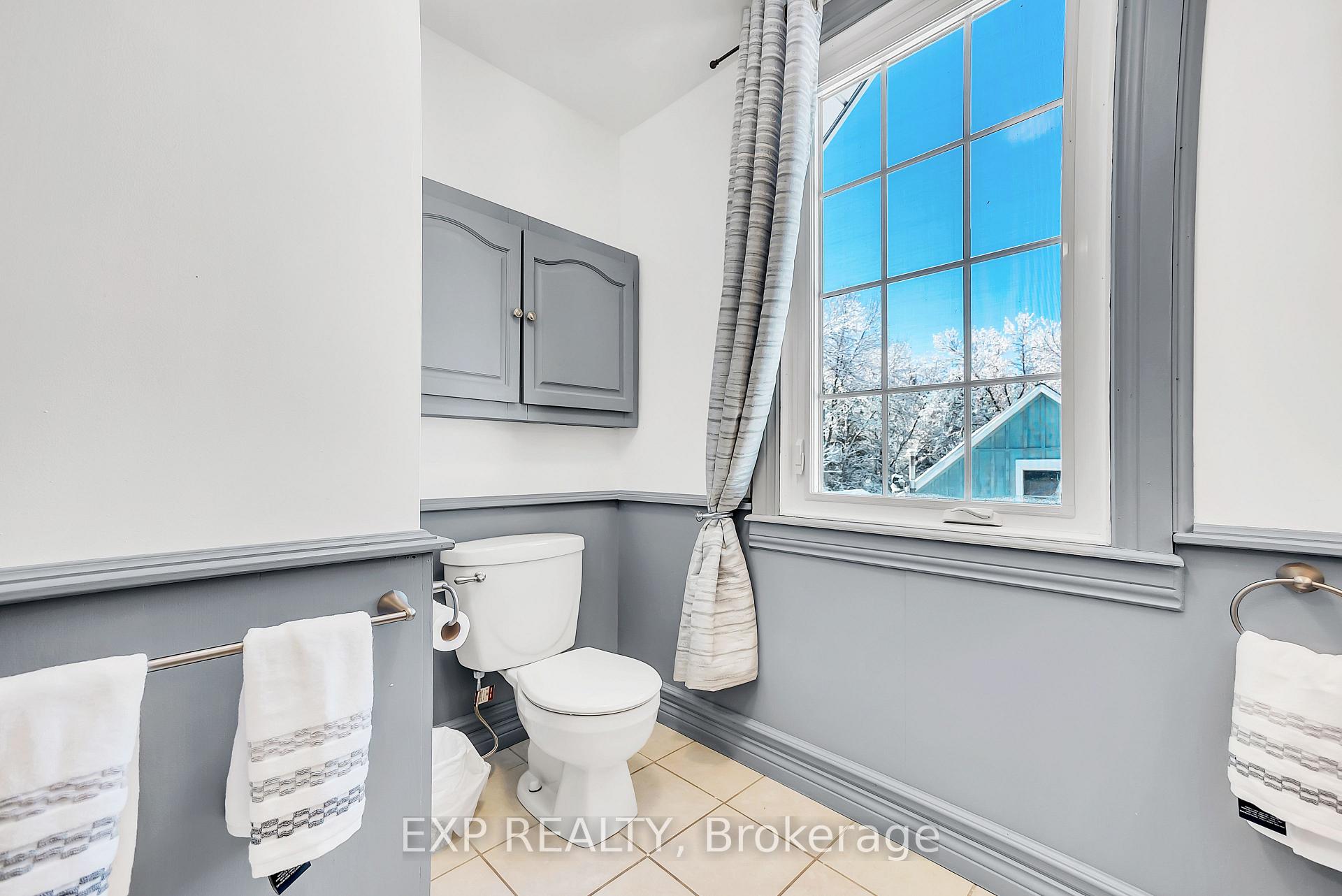 Photo 4 of 489 Ashley Street, Belleville, Thurlow Ward — HOMEH