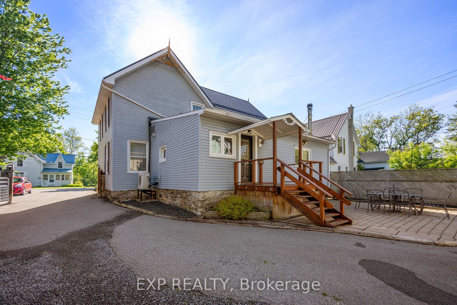 Photo 9 of 489 Ashley Street, Belleville, Thurlow Ward — HOMEH