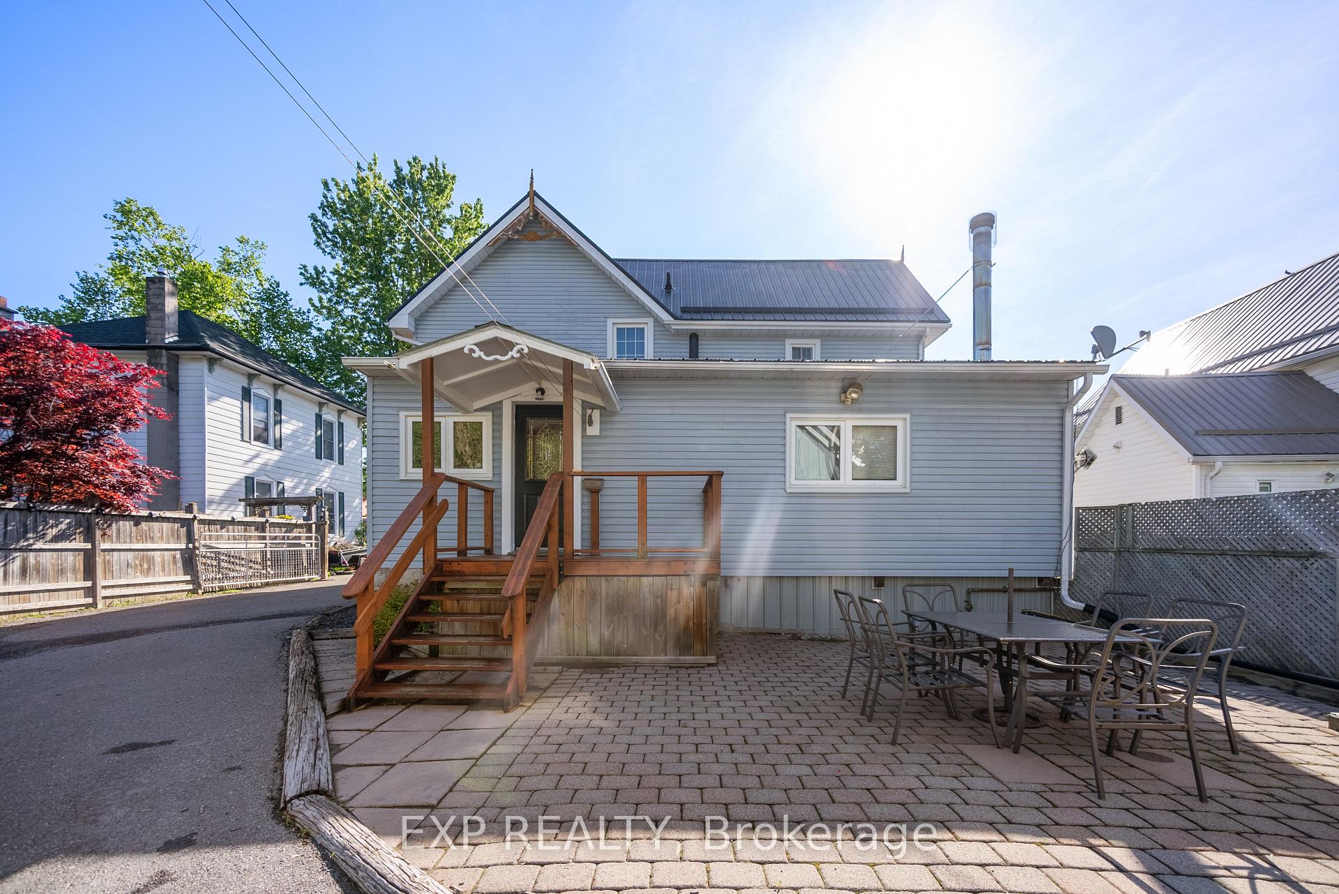 Photo 10 of 489 Ashley Street, Belleville, Thurlow Ward — HOMEH