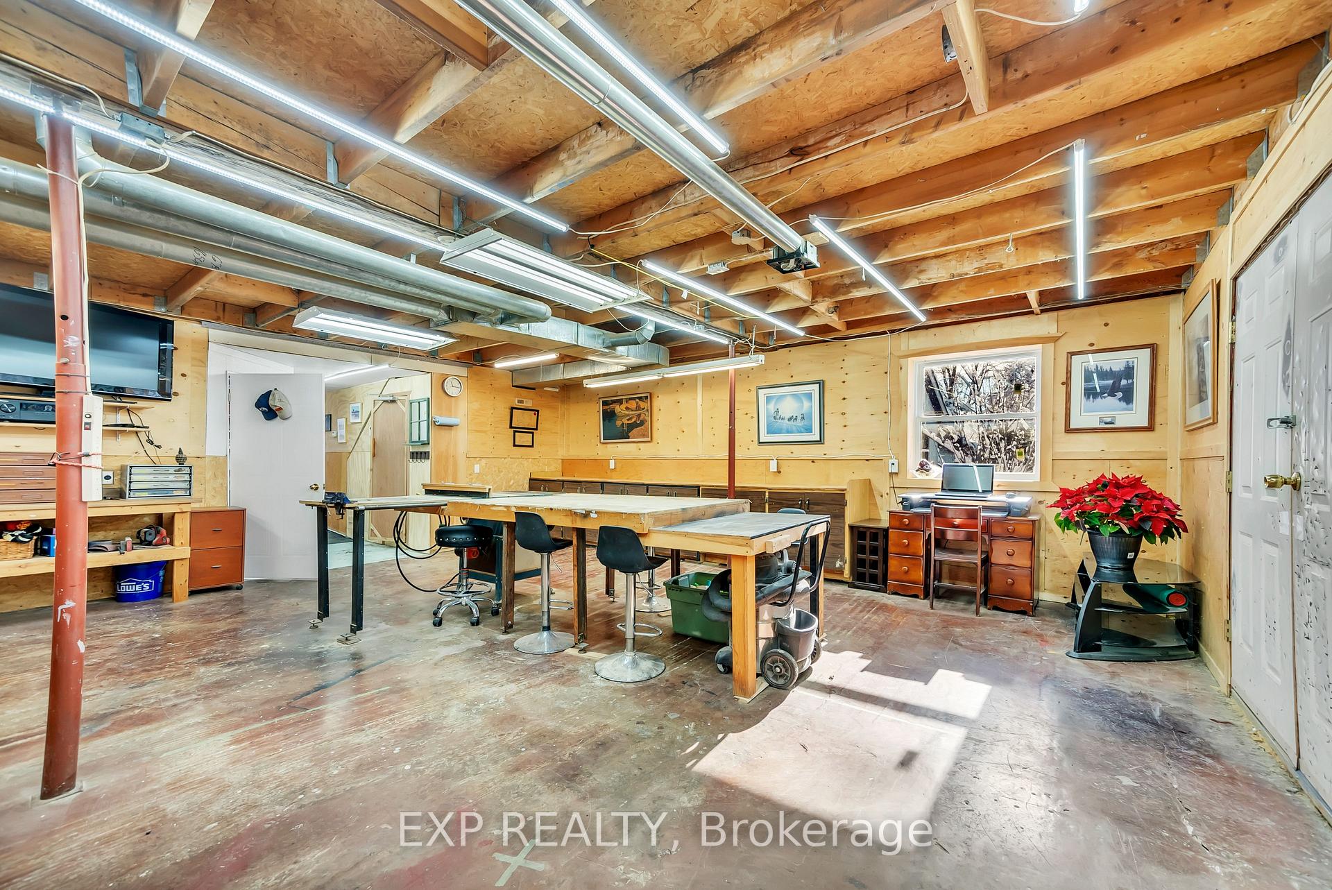 Photo 14 of 489 Ashley Street, Belleville, Thurlow Ward — HOMEH