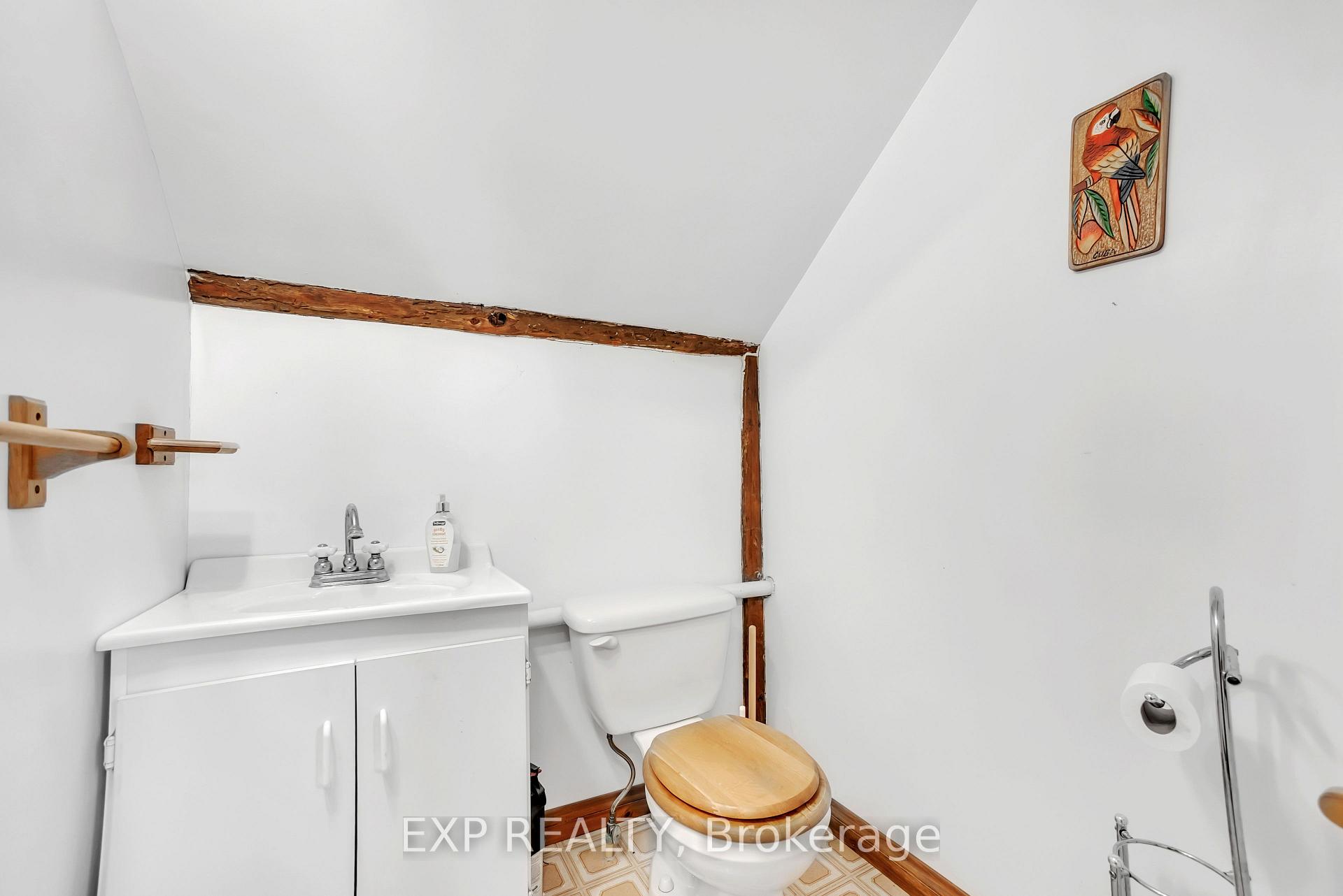 Photo 20 of 489 Ashley Street, Belleville, Thurlow Ward — HOMEH