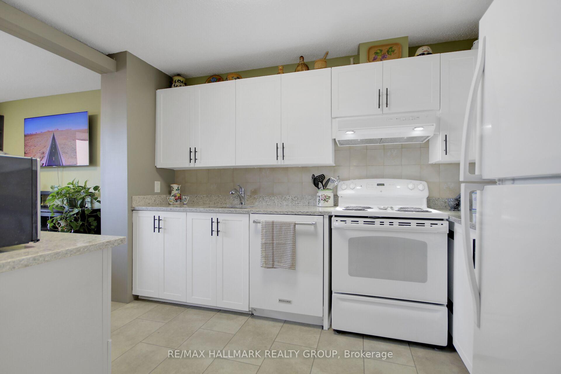 Photo 14 of Unit 1207, 1505 Baseline Road, Ottawa, Copeland Park — HOMEH