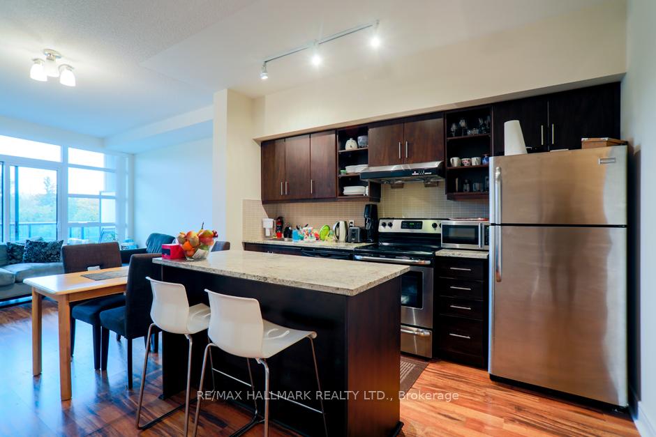 Photo 4 of Unit 213, 35 Brian Peck Crescent, Toronto, Leaside — HOMEH