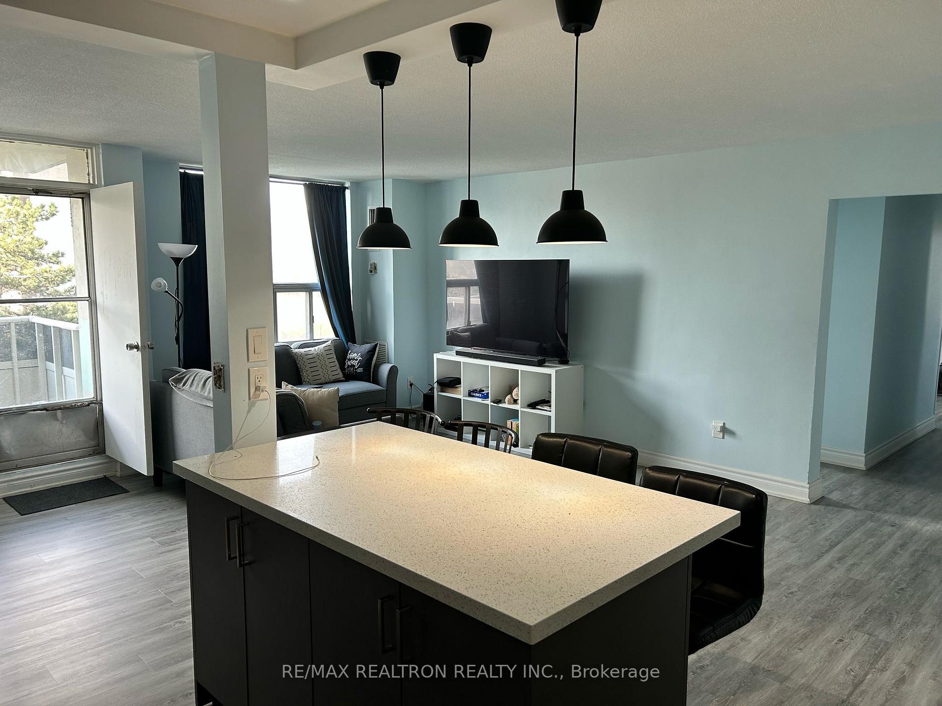 Photo 3 of Unit 317, 5 Shady Golfway, Toronto, Flemingdon Park — HOMEH