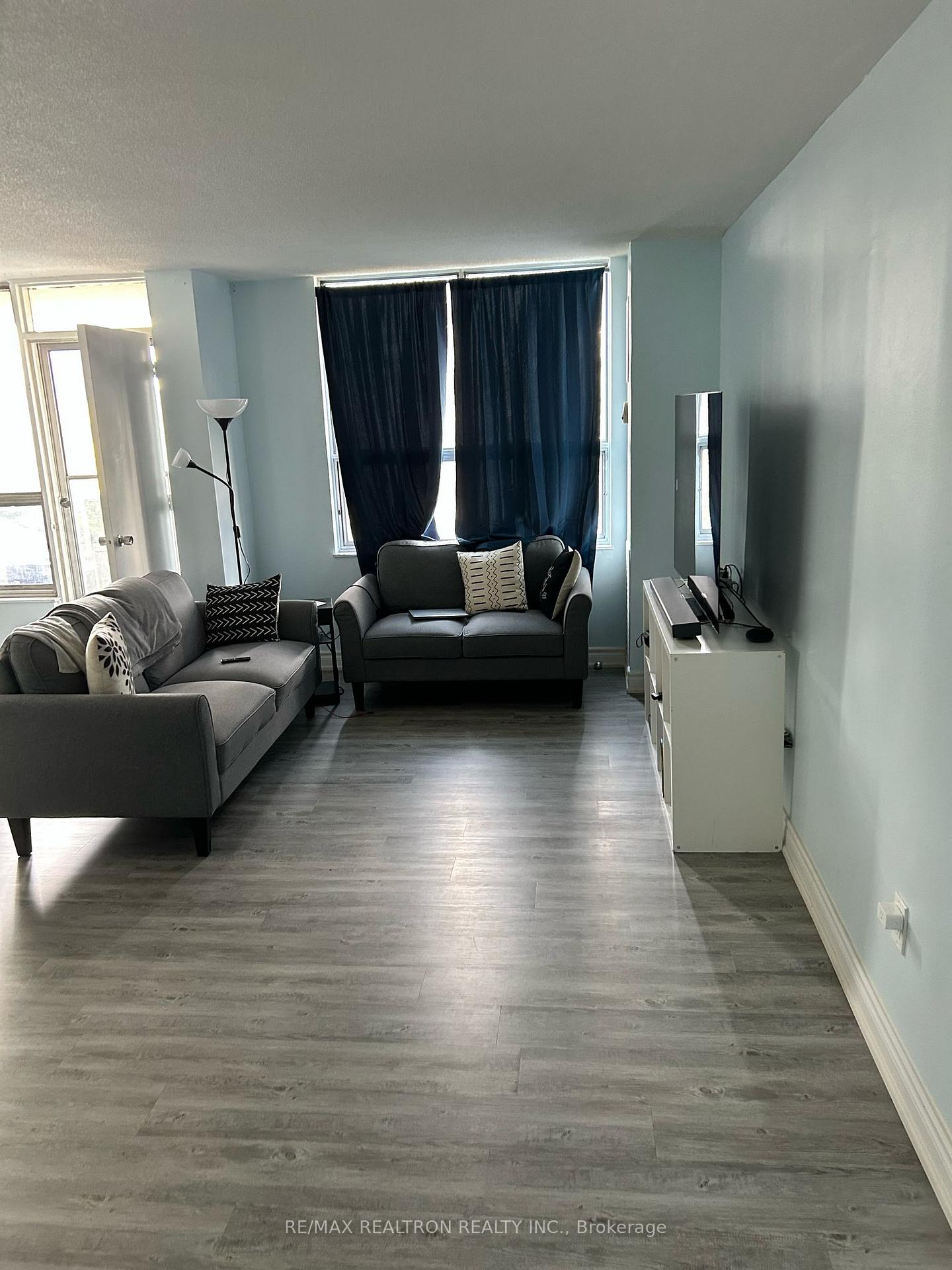 Photo 6 of Unit 317, 5 Shady Golfway, Toronto, Flemingdon Park — HOMEH