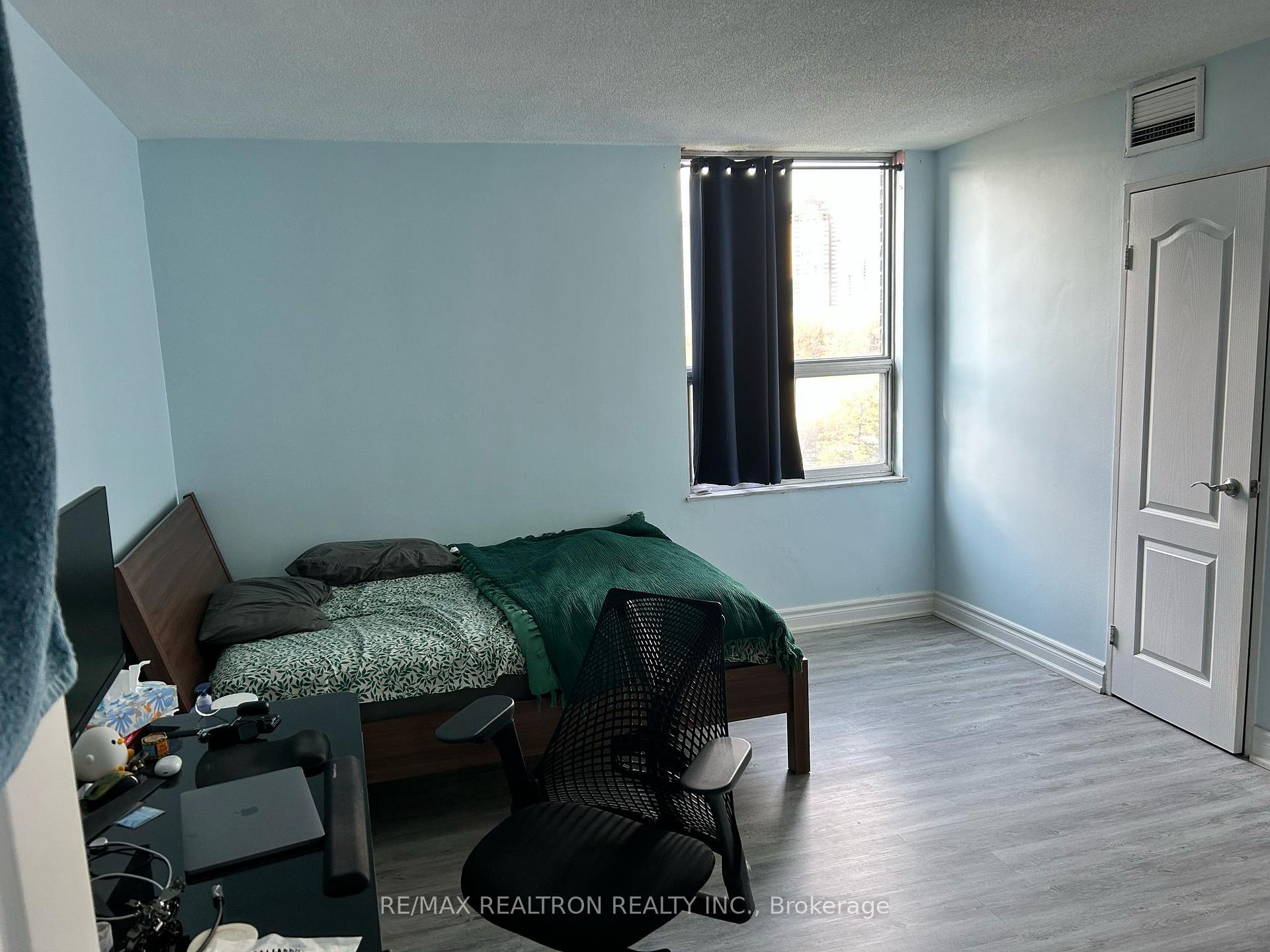 Photo 8 of Unit 317, 5 Shady Golfway, Toronto, Flemingdon Park — HOMEH