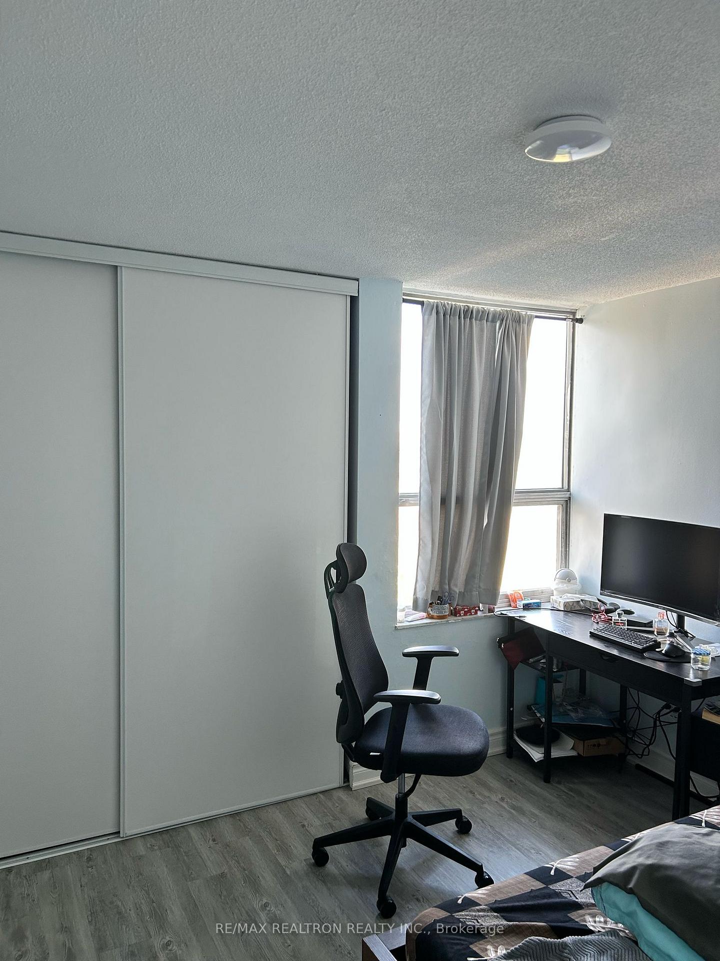 Photo 10 of Unit 317, 5 Shady Golfway, Toronto, Flemingdon Park — HOMEH