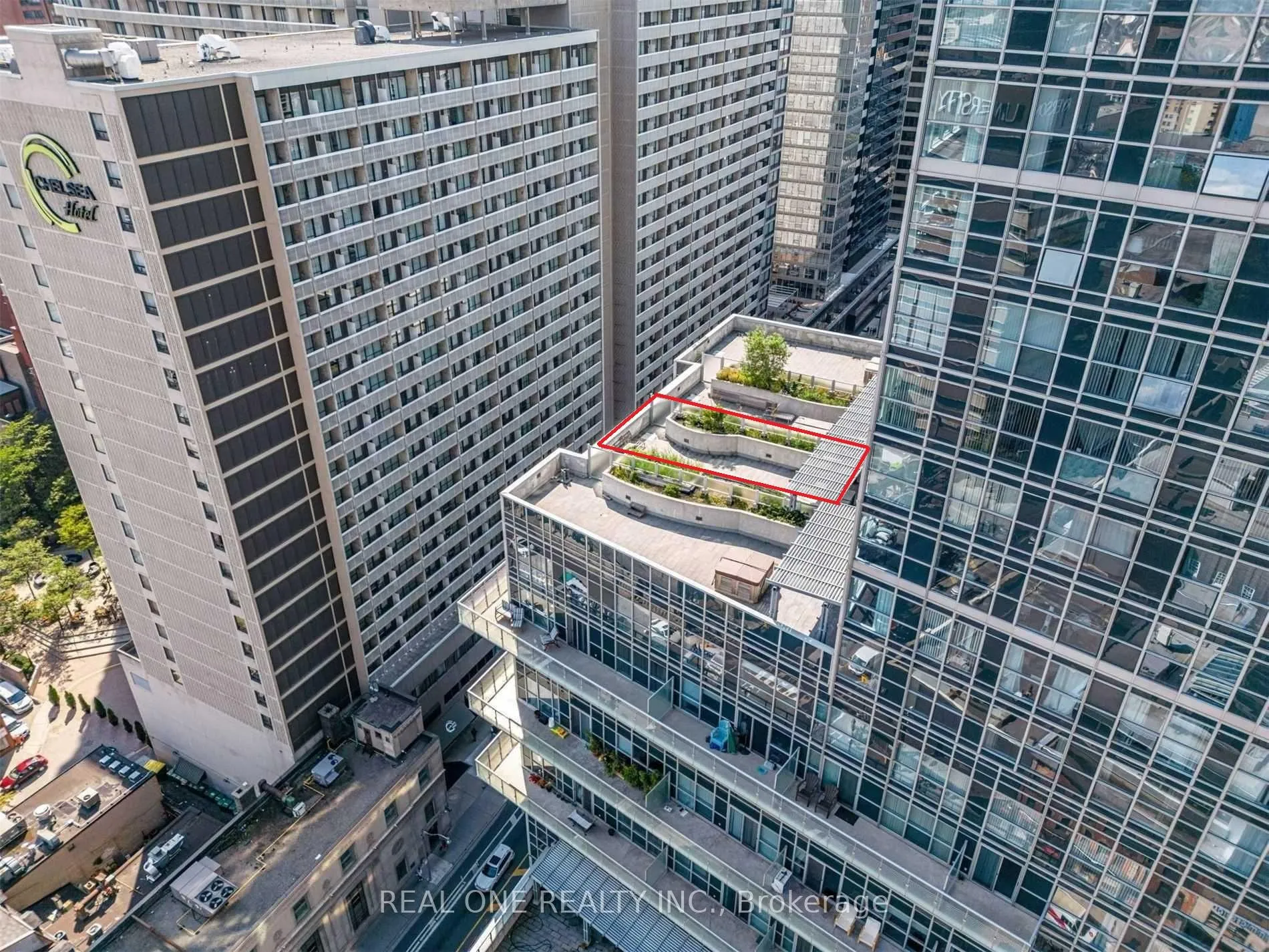 Front of Unit 1408, 386 Yonge Street