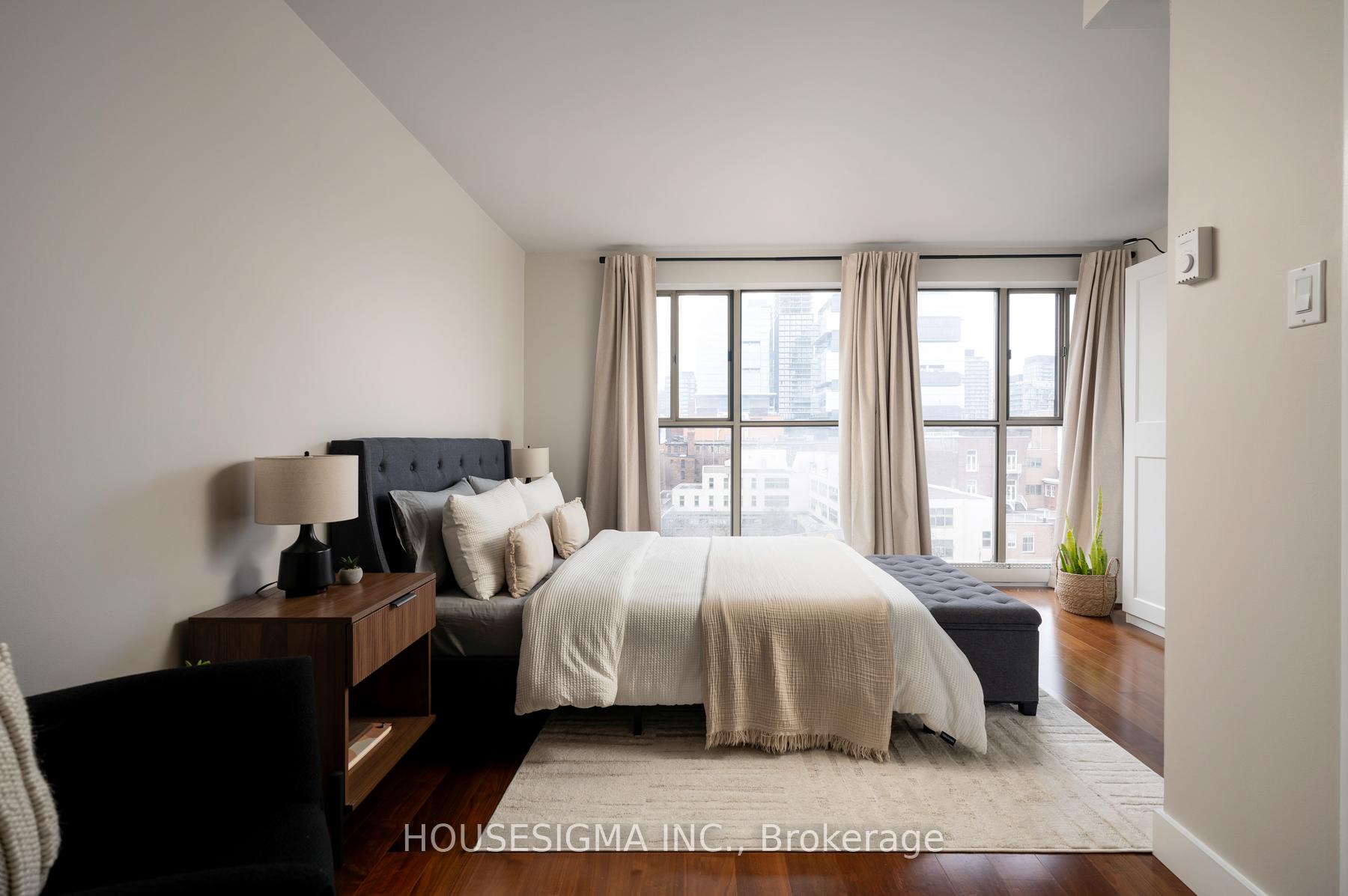 Photo 7 of Unit 827, 65 Scadding Avenue, Toronto, Waterfront Communities — HOMEH