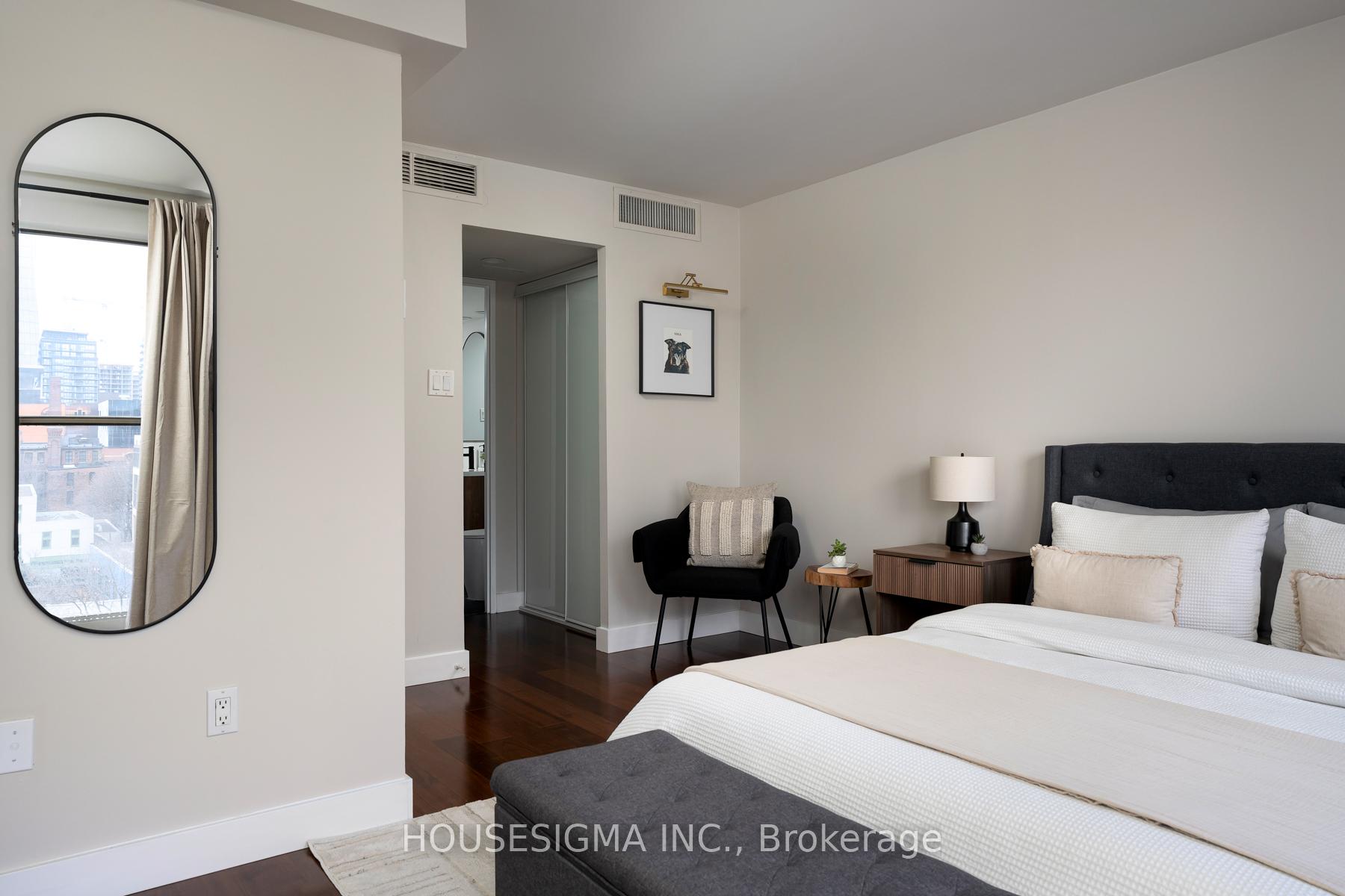 Photo 10 of Unit 827, 65 Scadding Avenue, Toronto, Waterfront Communities — HOMEH
