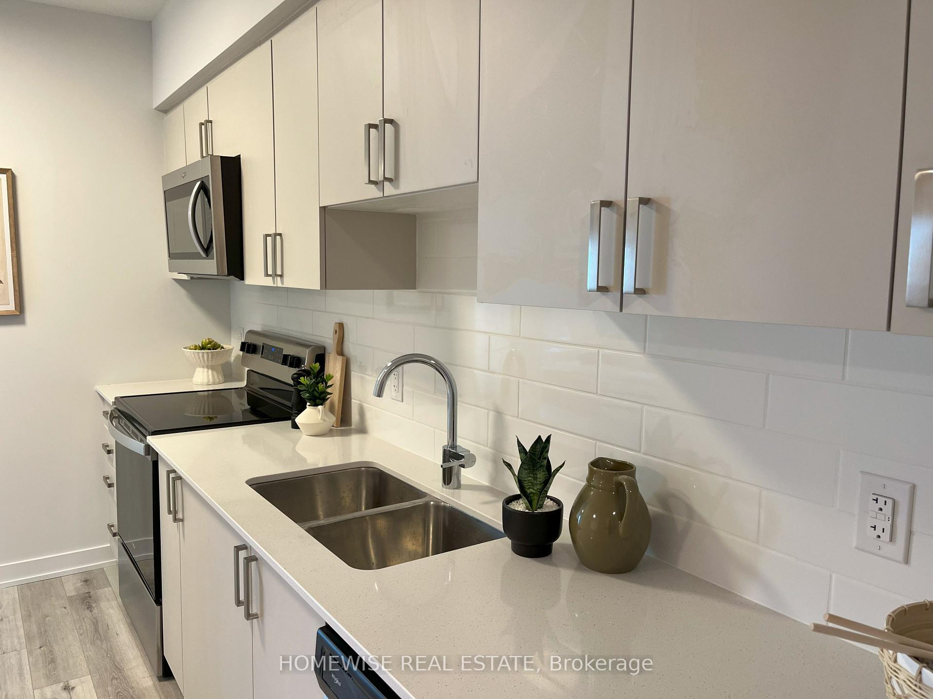 Photo 2 of Unit 813, 1475 Whites Road, Pickering, Woodlands — HOMEH